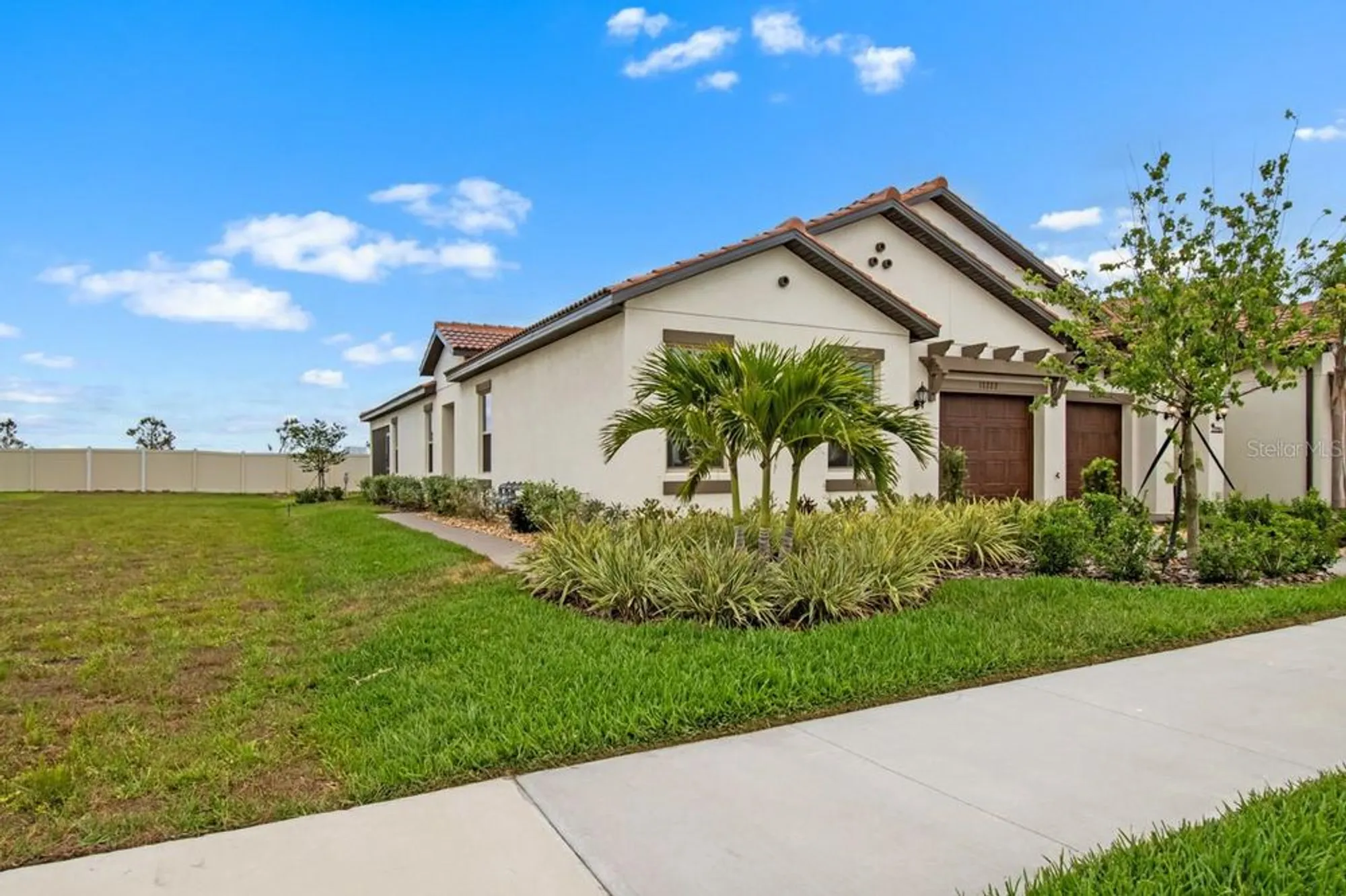 Property Slideshow image 3 of 38 | 17222 holly well ave, Wimauma, FL, 33598