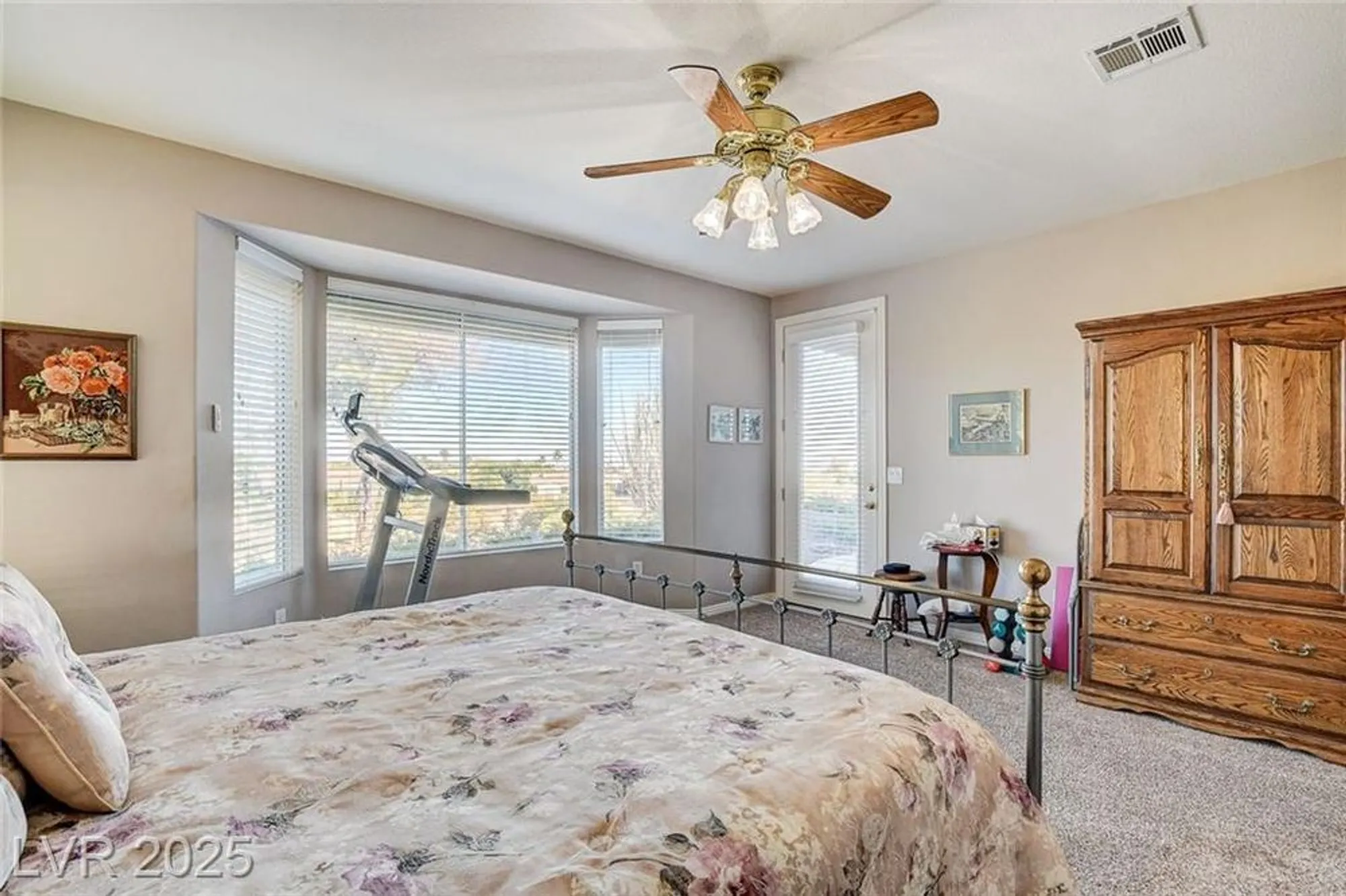 Property Slideshow image 24 of 48 | 10584 abisso dr, Las Vegas, NV, 89135