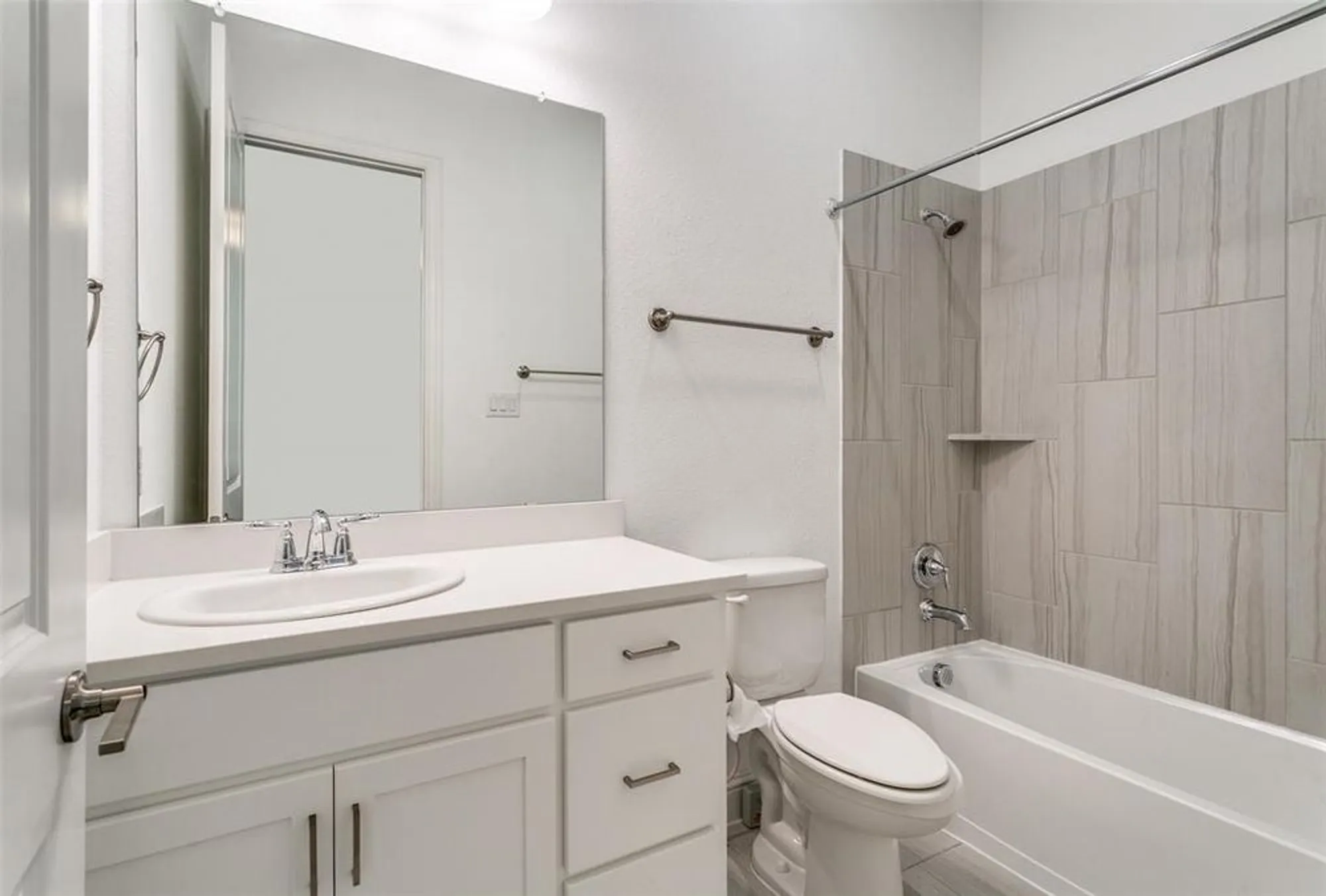 Property Slideshow image 21 of 31 | 8120 isle of skye, Lewisville, TX, 75056