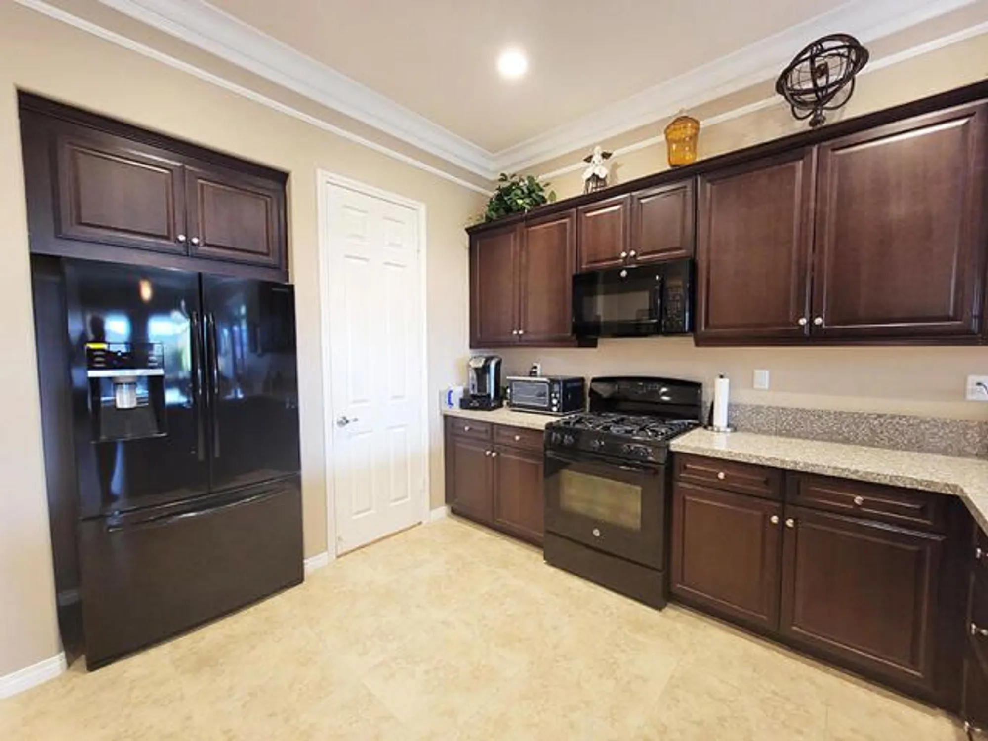 Property Slideshow image 10 of 57 | 85549 treviso dr, Indio, CA, 92203