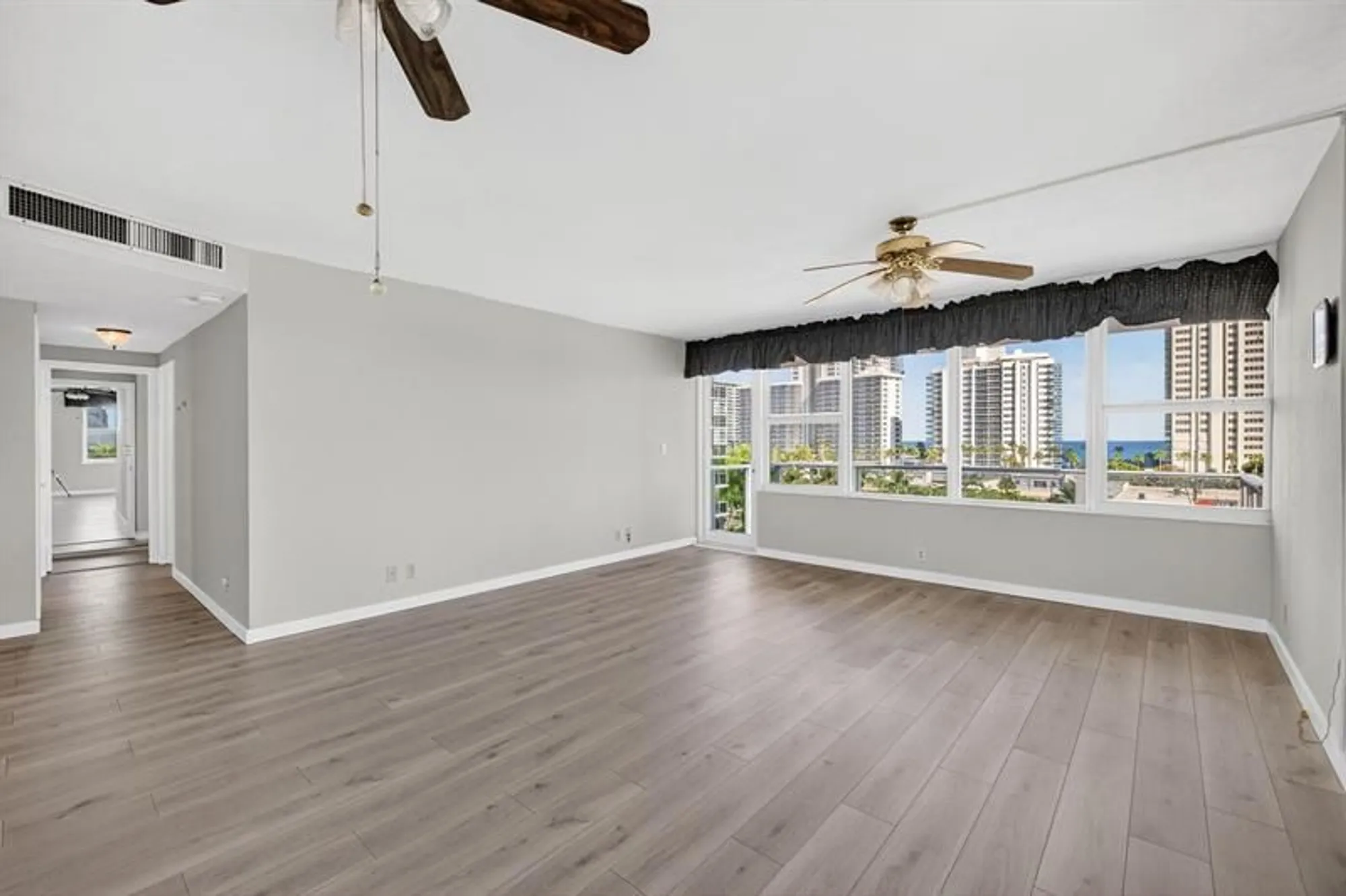 Property Slideshow image 6 of 39 | 3333 ne 34th st 615, Fort Lauderdale, FL, 33308