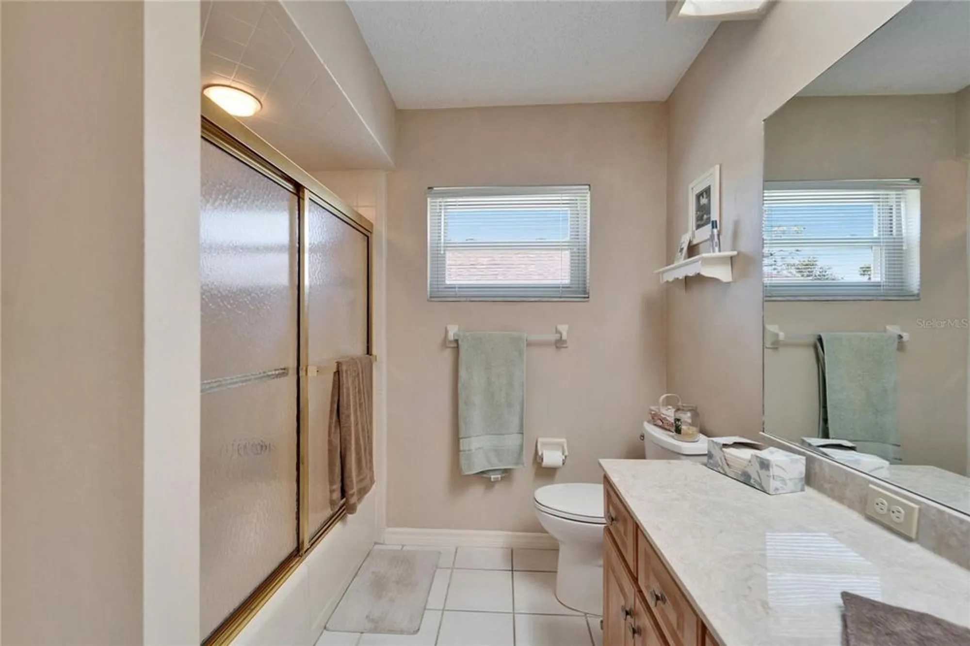 Property Slideshow image 21 of 79 | 2007 east view dr, Sun City Center, FL, 33573