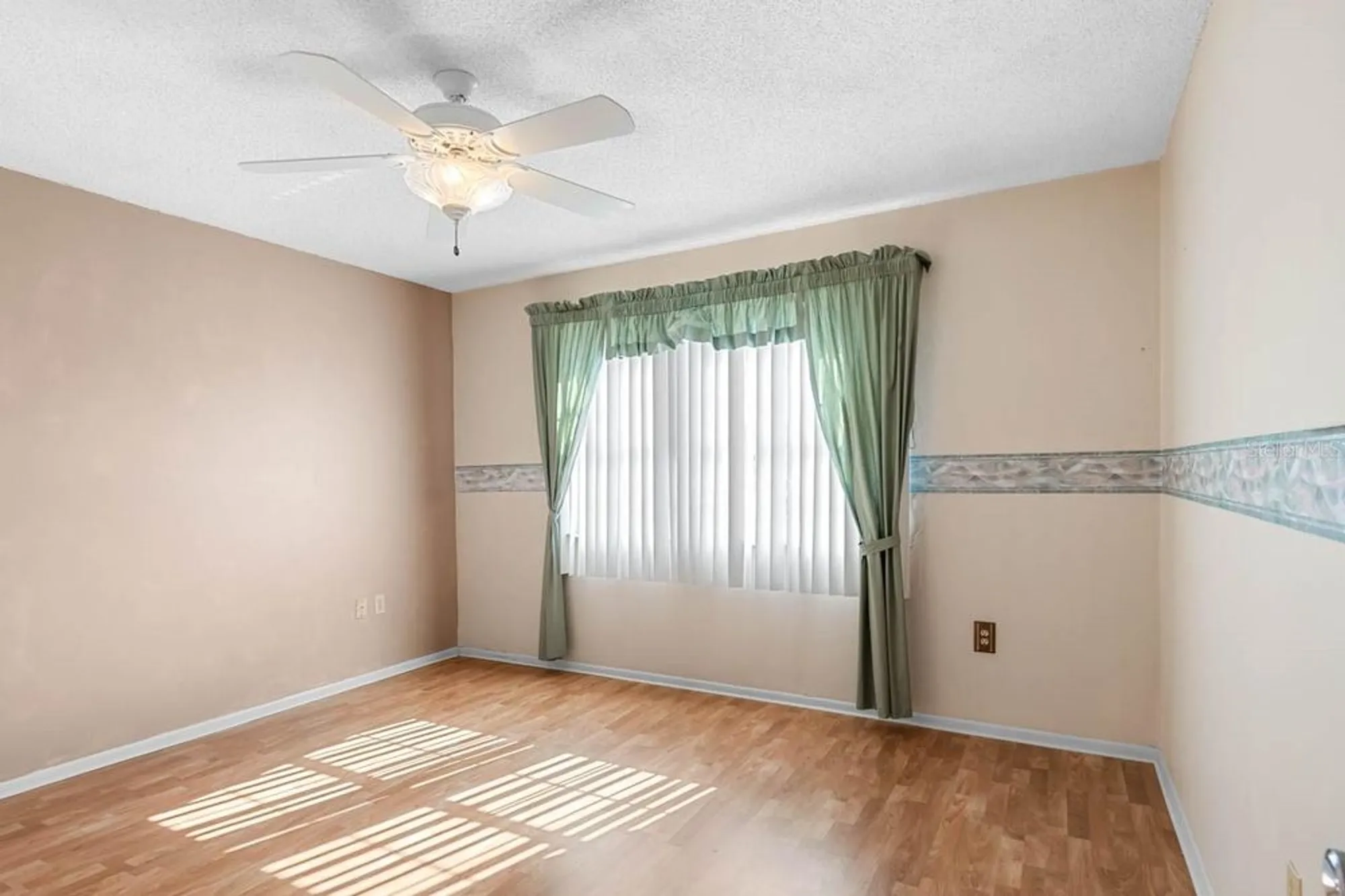 Property Slideshow image 18 of 80 | 829 fox hills dr, Sun City Center, FL, 33573