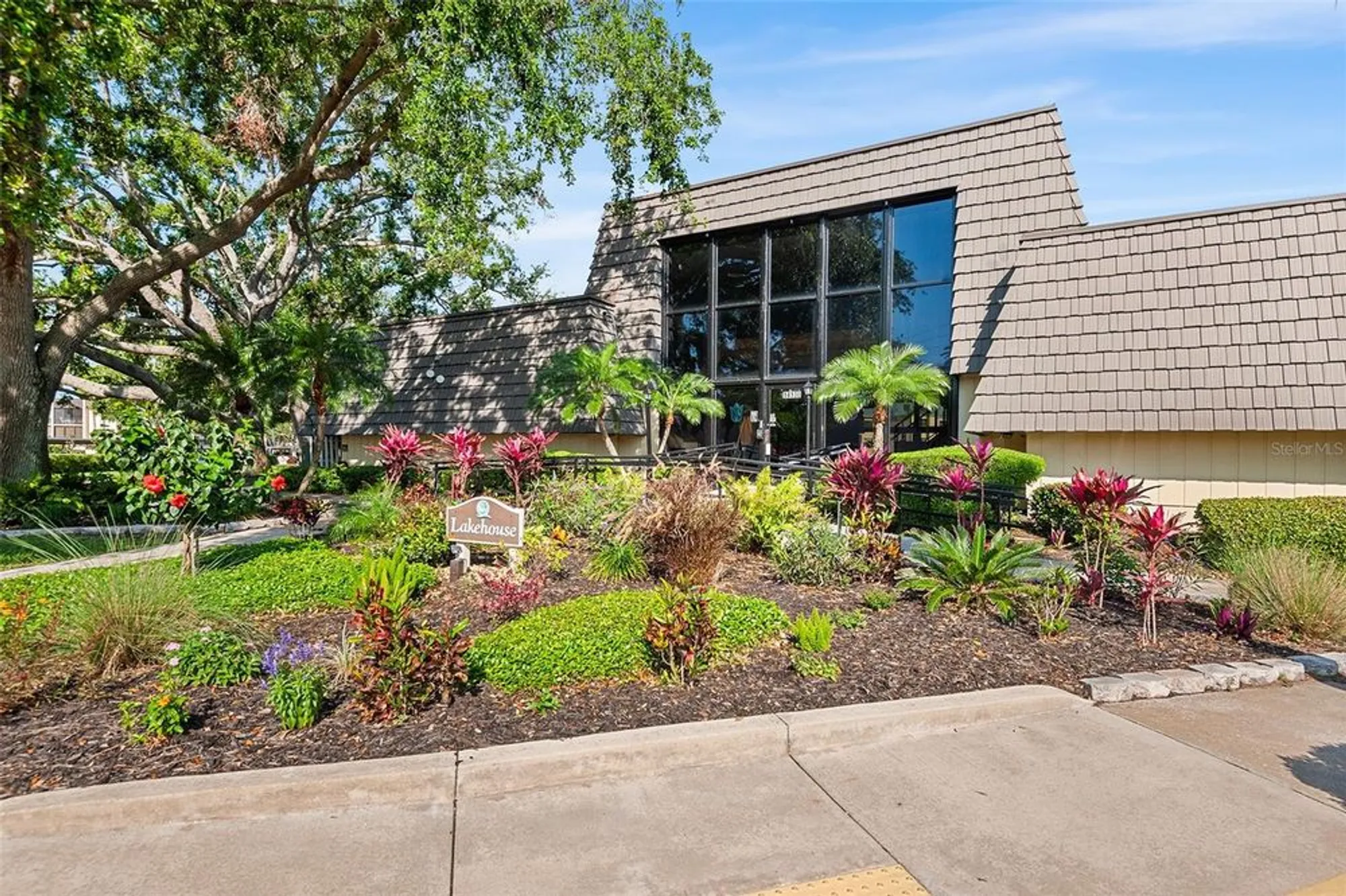 Property Slideshow image 29 of 37 | 14130 rosemary ln 1202, Largo, FL, 33774