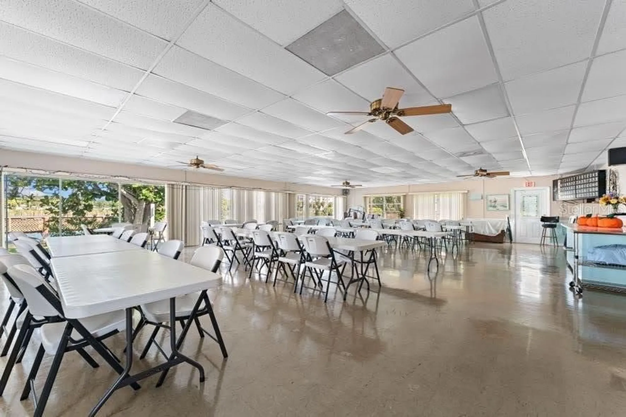 Property Slideshow image 26 of 28 | 3915 lake bayshore dr, Bradenton, FL, 34205