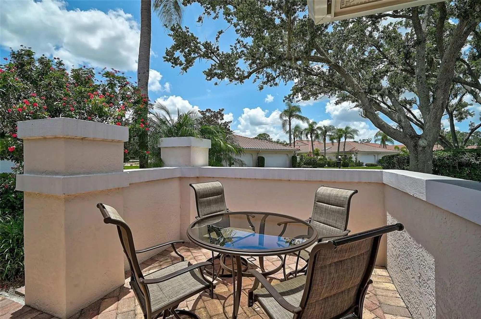 Property Slideshow image 5 of 49 | 7341 golf pointe cir, Sarasota, FL, 34243