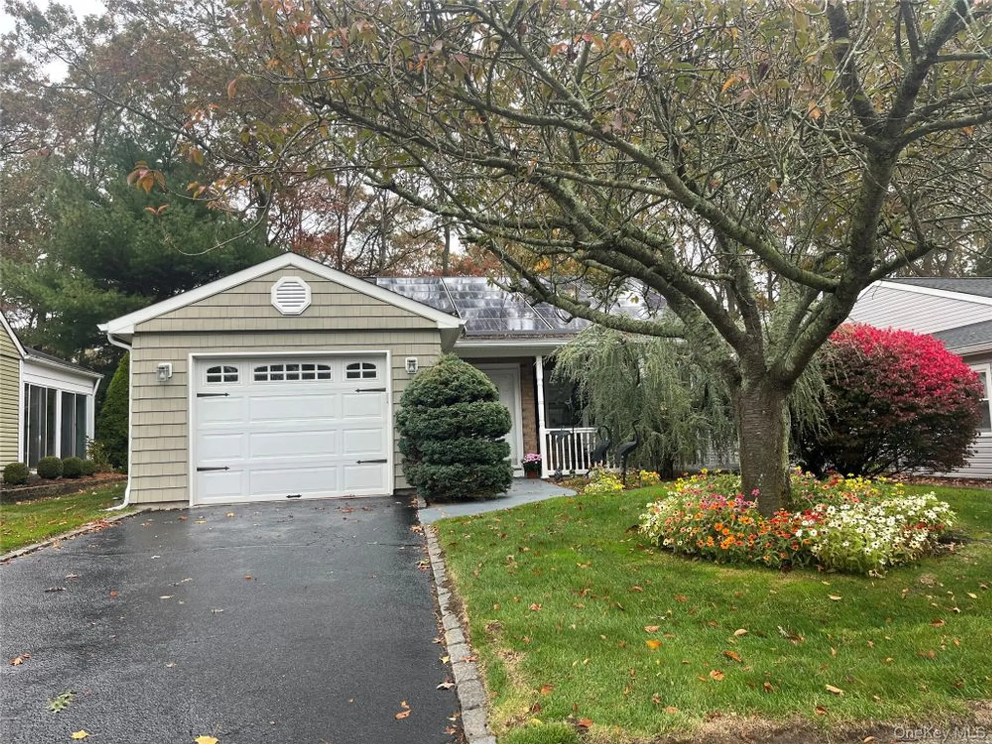 Property Slideshow image 1 of 30 | 194 canterbury dr, Ridge, NY, 11961