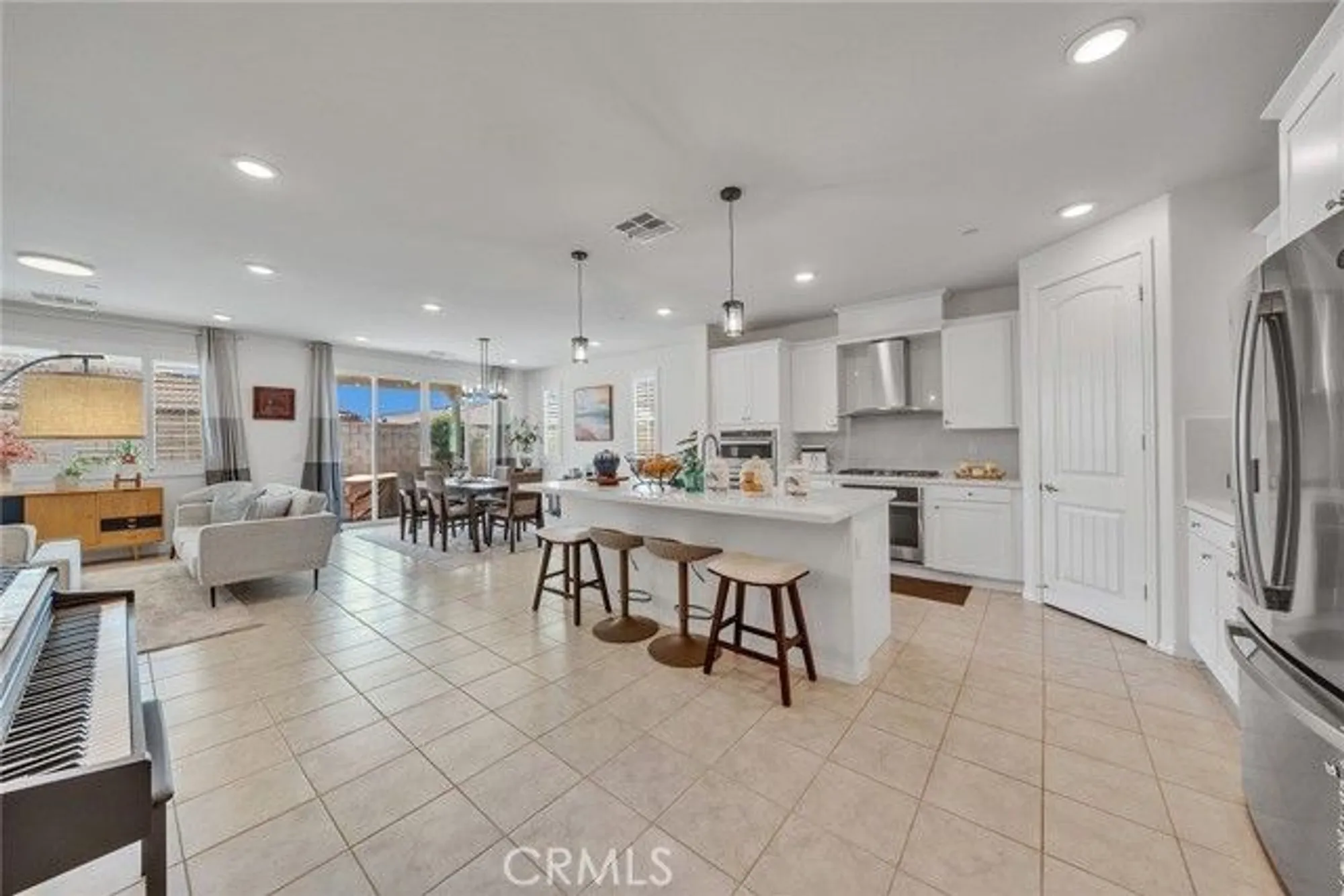 Property Slideshow image 4 of 40 | 4613 s amherst privado, Ontario, CA, 91761