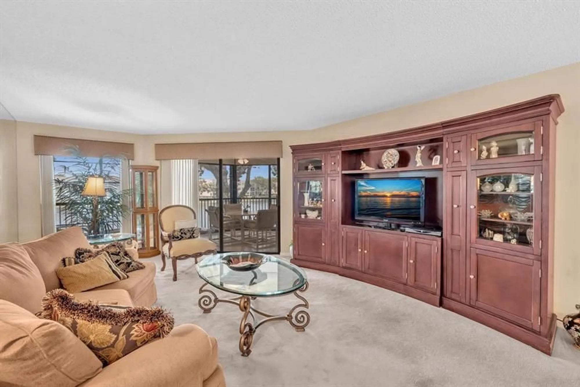 Property Slideshow image 22 of 83 | 7449 fairfax dr 211, Tamarac, FL, 33321