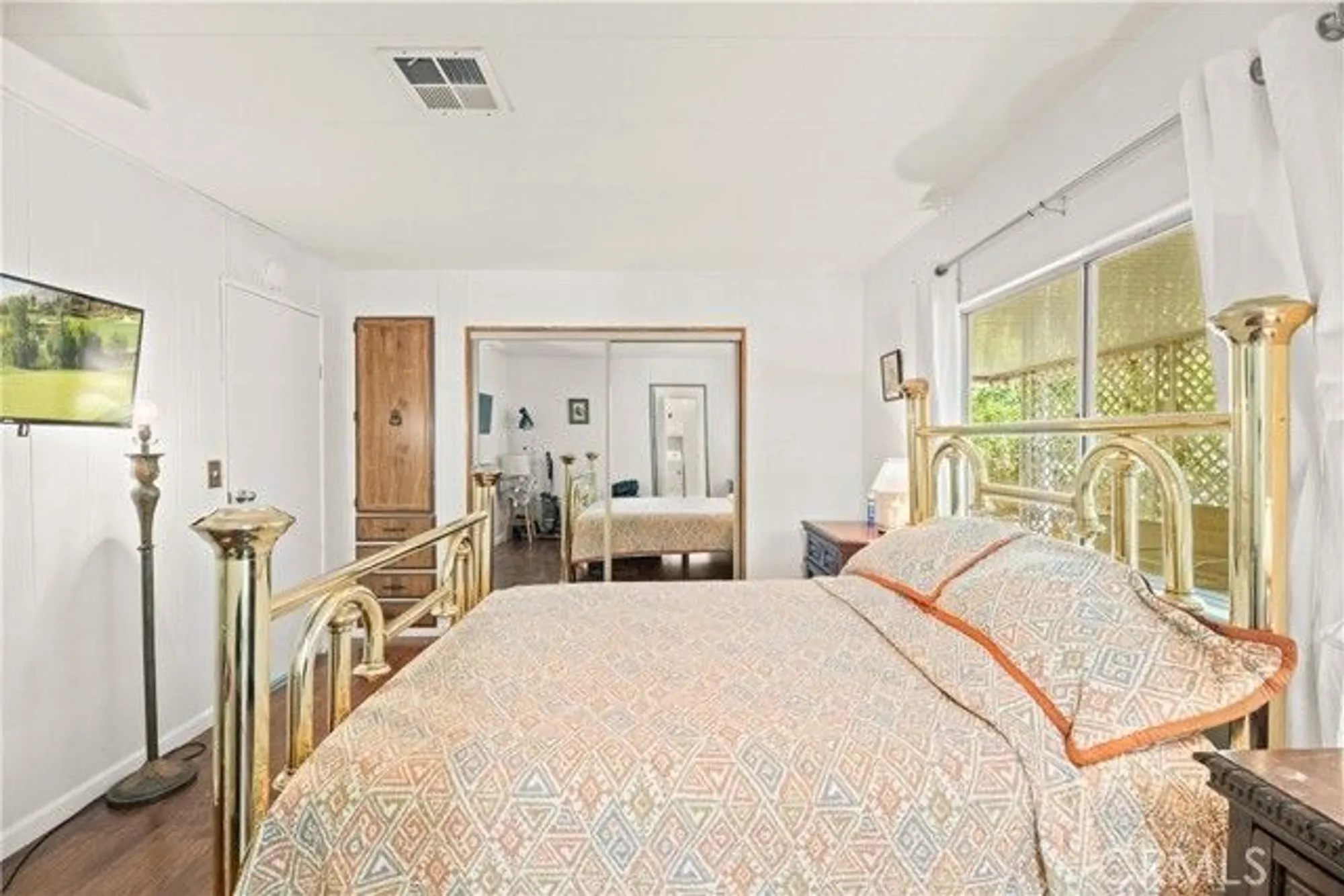 Property Slideshow image 40 of 60 | 2964 silver oak way, Hemet, CA, 92545