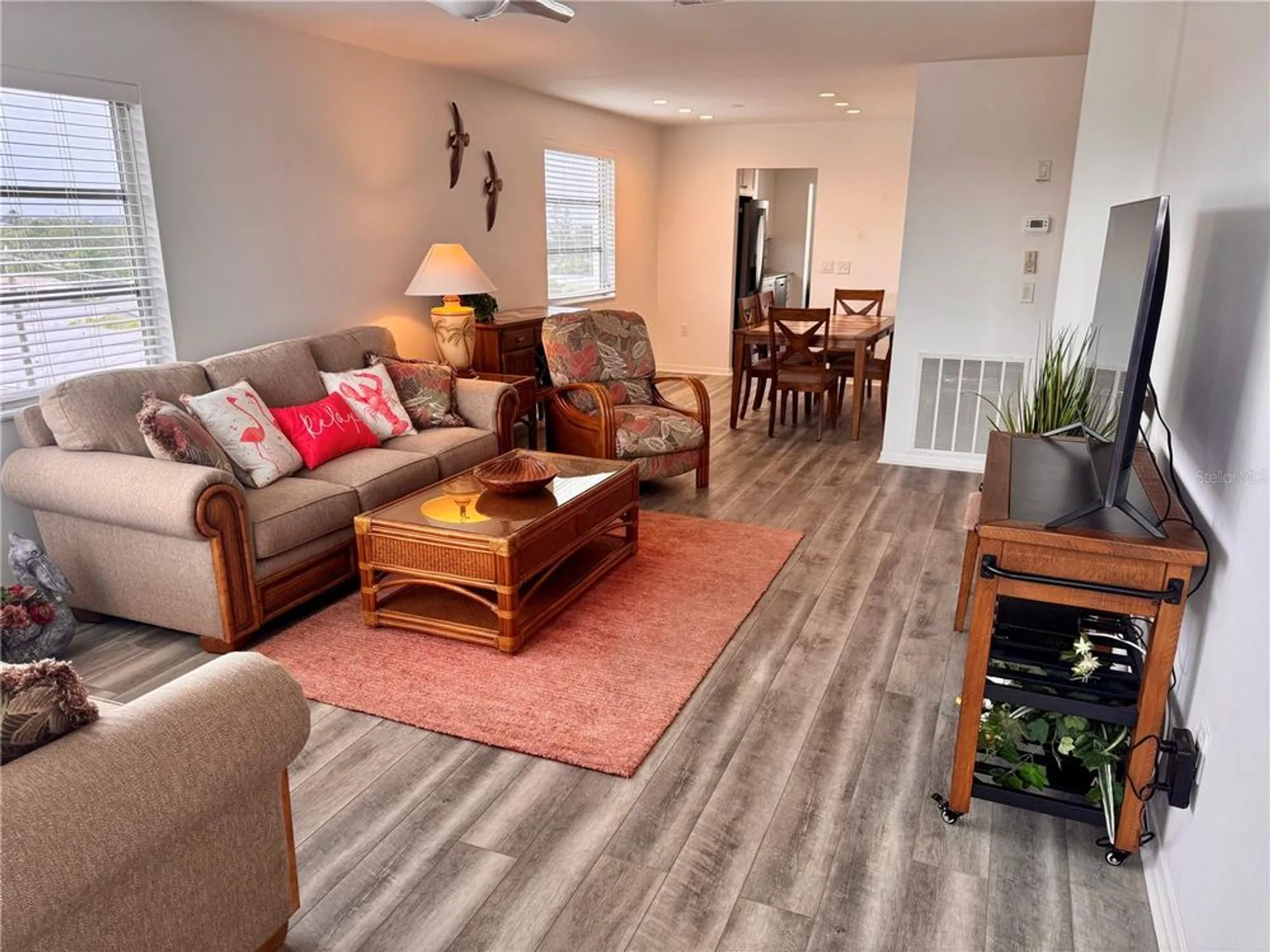 Property Slideshow image 3 of 11 | 2850 59th st 501, Gulfport, FL, 33707