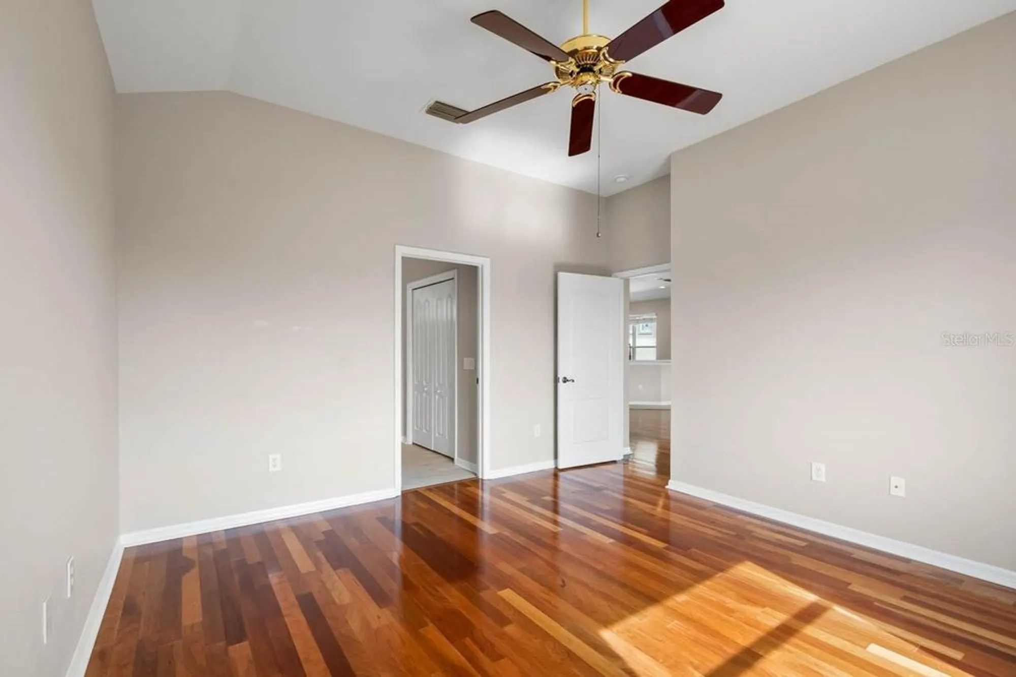 Property Slideshow image 18 of 52 | 1112 jasmine creek ct, Sun City Center, FL, 33573