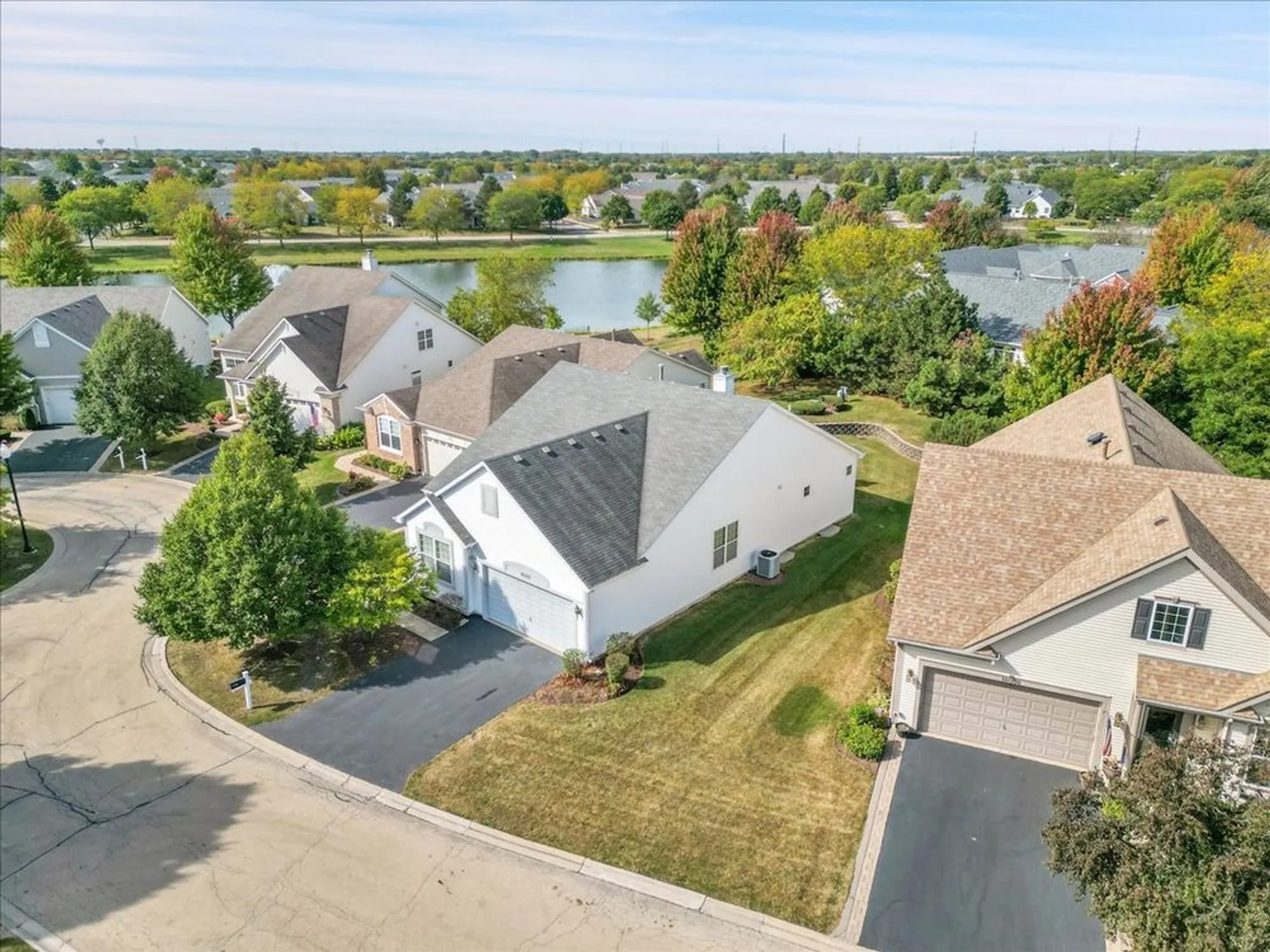 Property Slideshow image 24 of 28 | 16012 carillon lakes ct, Crest Hill, IL, 60403