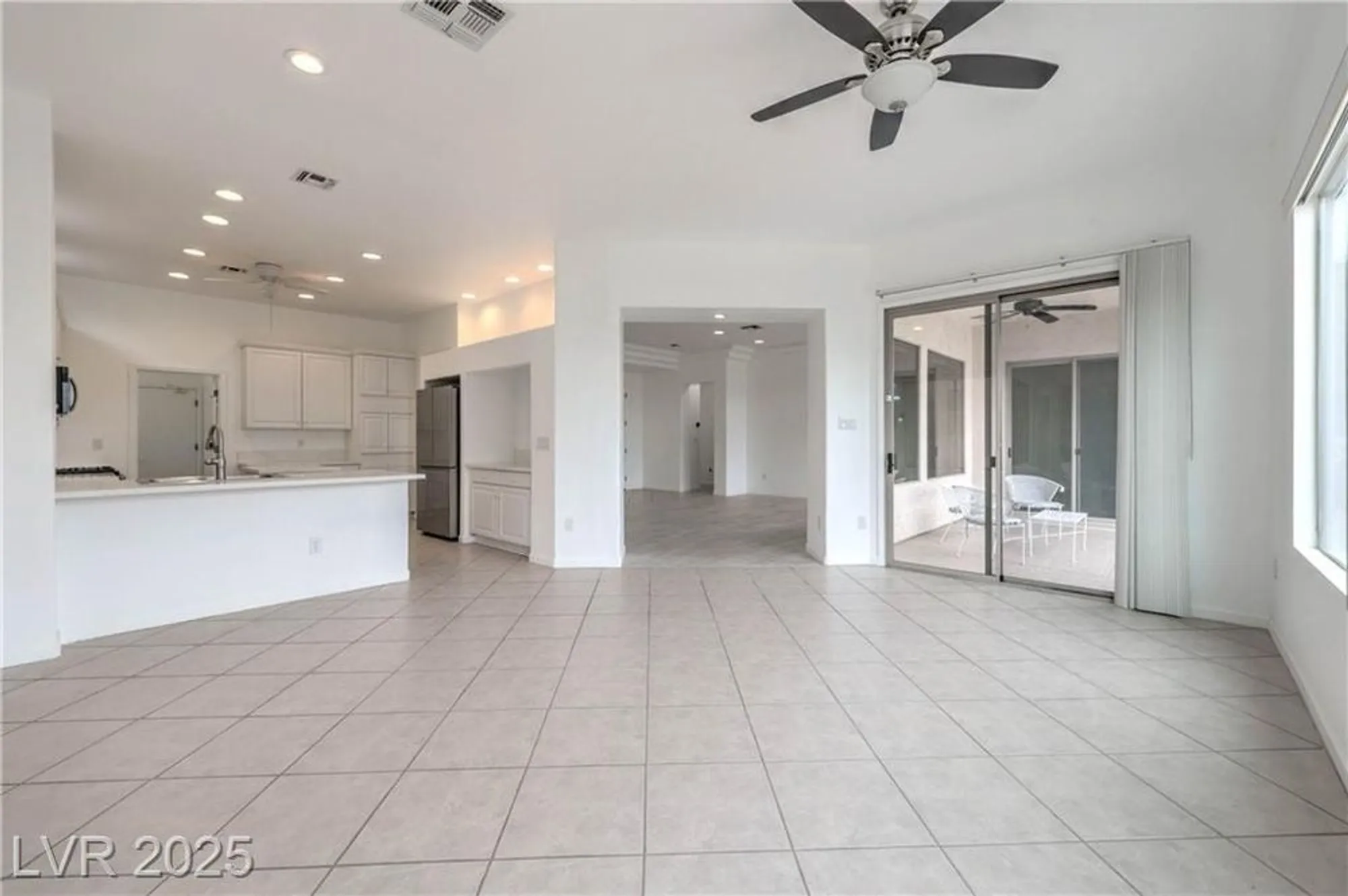 Property Slideshow image 18 of 36 | 562 mountain links dr, Henderson, NV, 89012