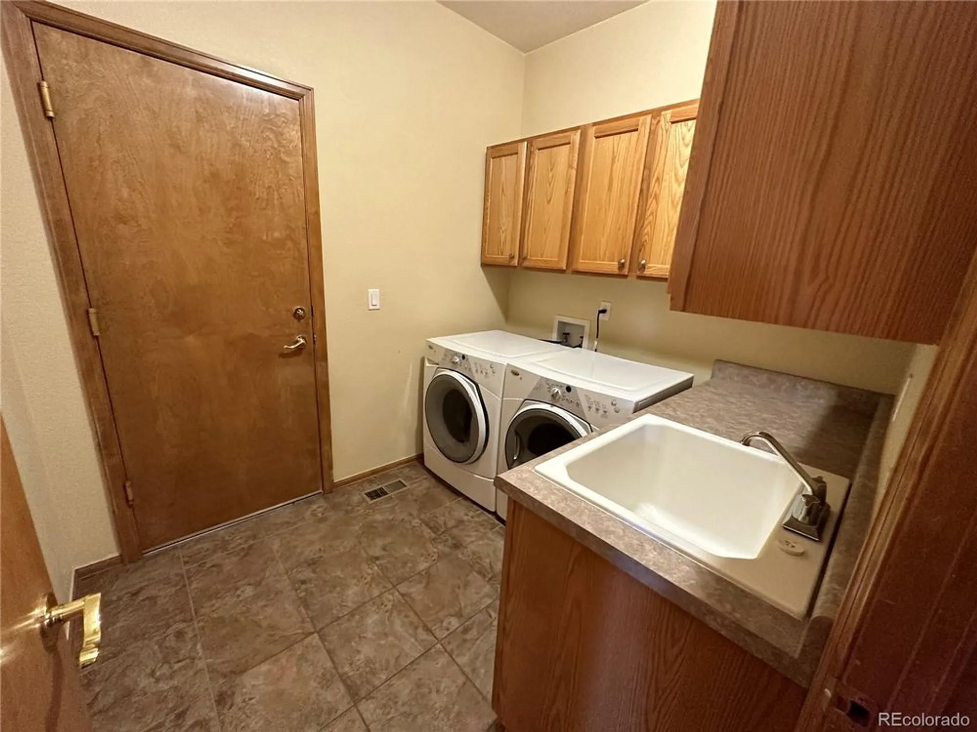 Property Slideshow image 17 of 28 | 22840 e heritage pkwy, Aurora, CO, 80016