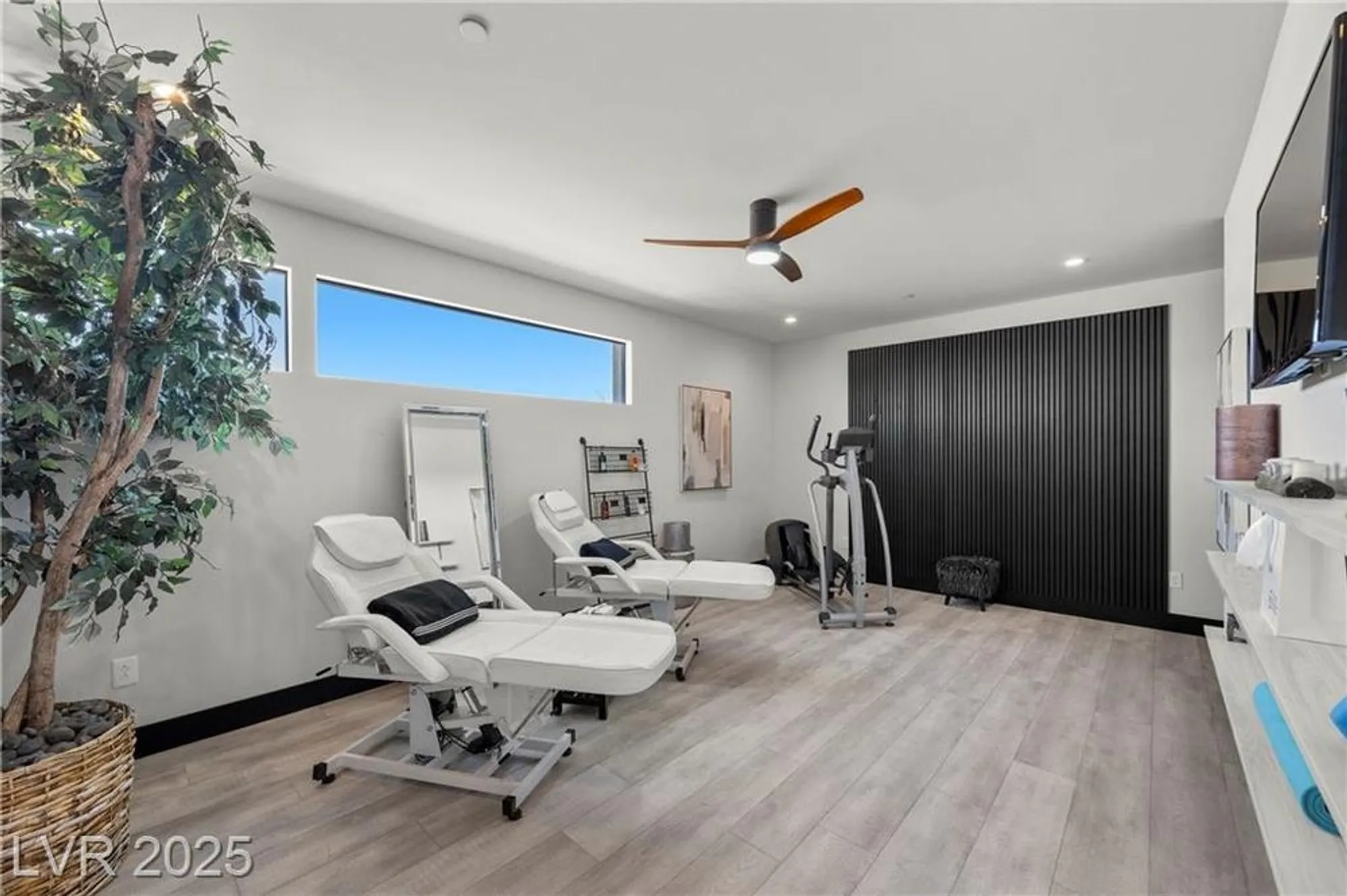 Property Slideshow image 44 of 99 | 5 highland cove ln, Henderson, NV, 89011