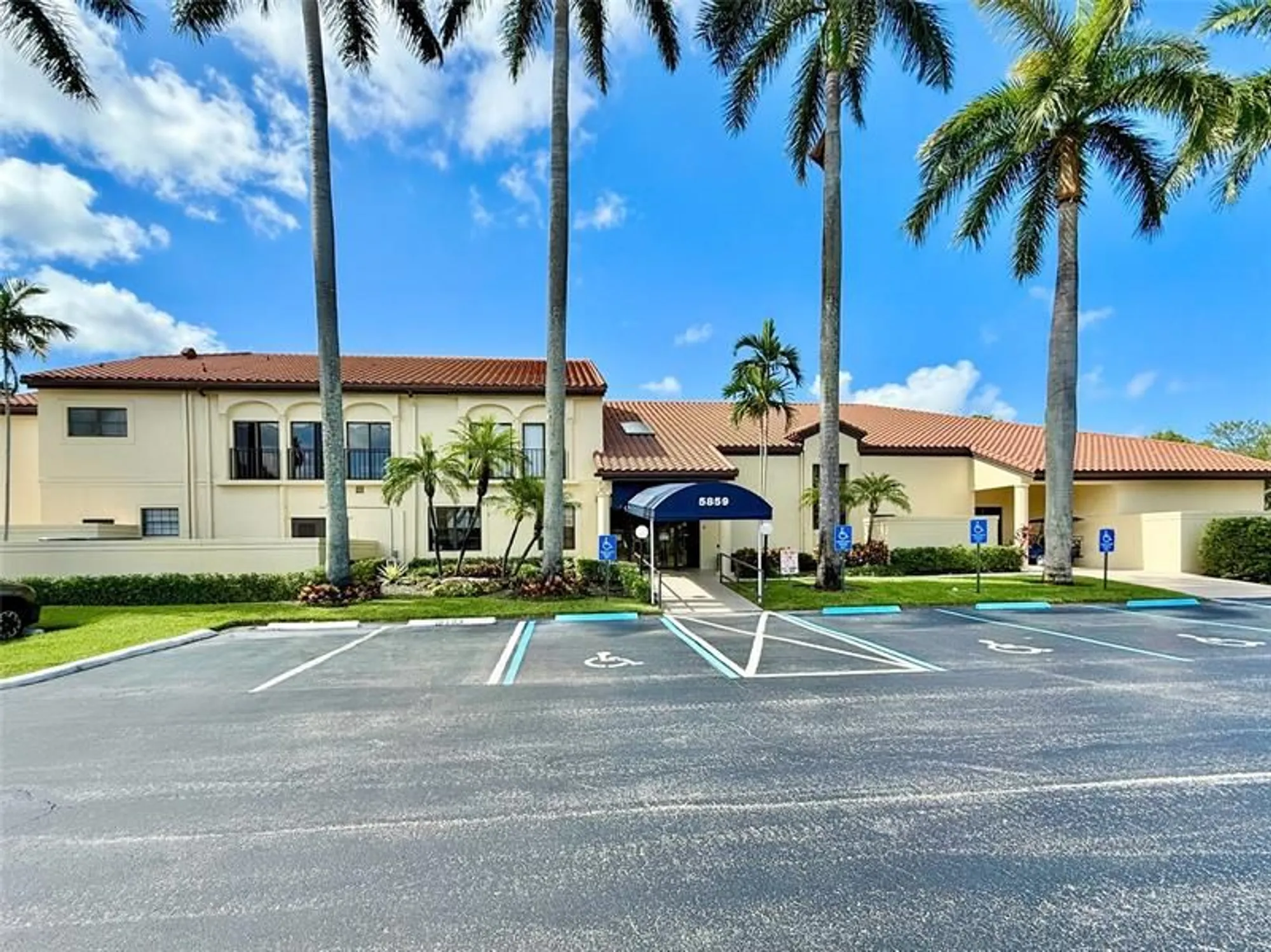 Property Slideshow image 41 of 44 | 5908 sunswept ln b, Boynton Beach, FL, 33437