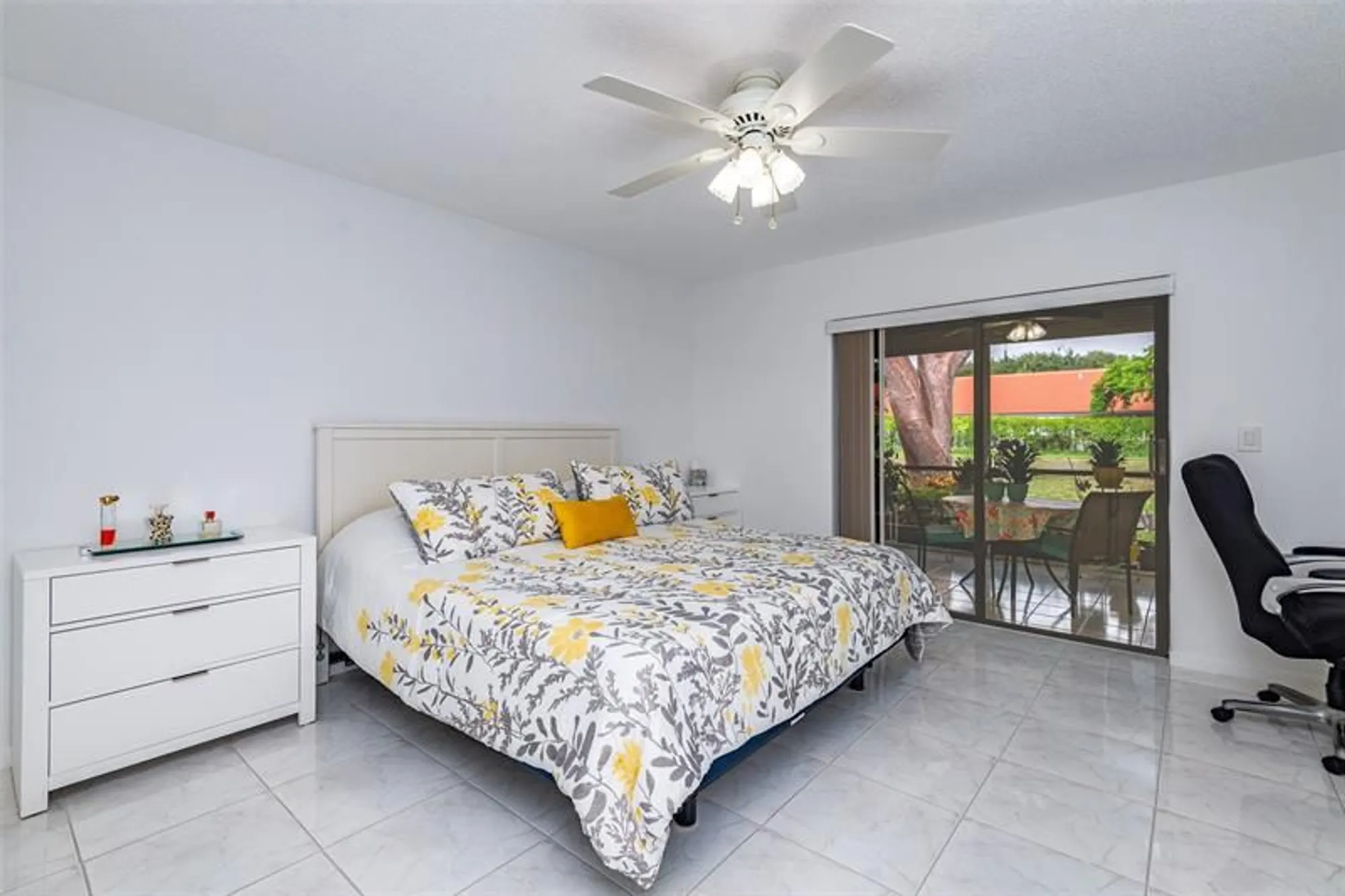 Property Slideshow image 15 of 45 | 8077 whispering palm dr # 1, Boca Raton, FL, 33496