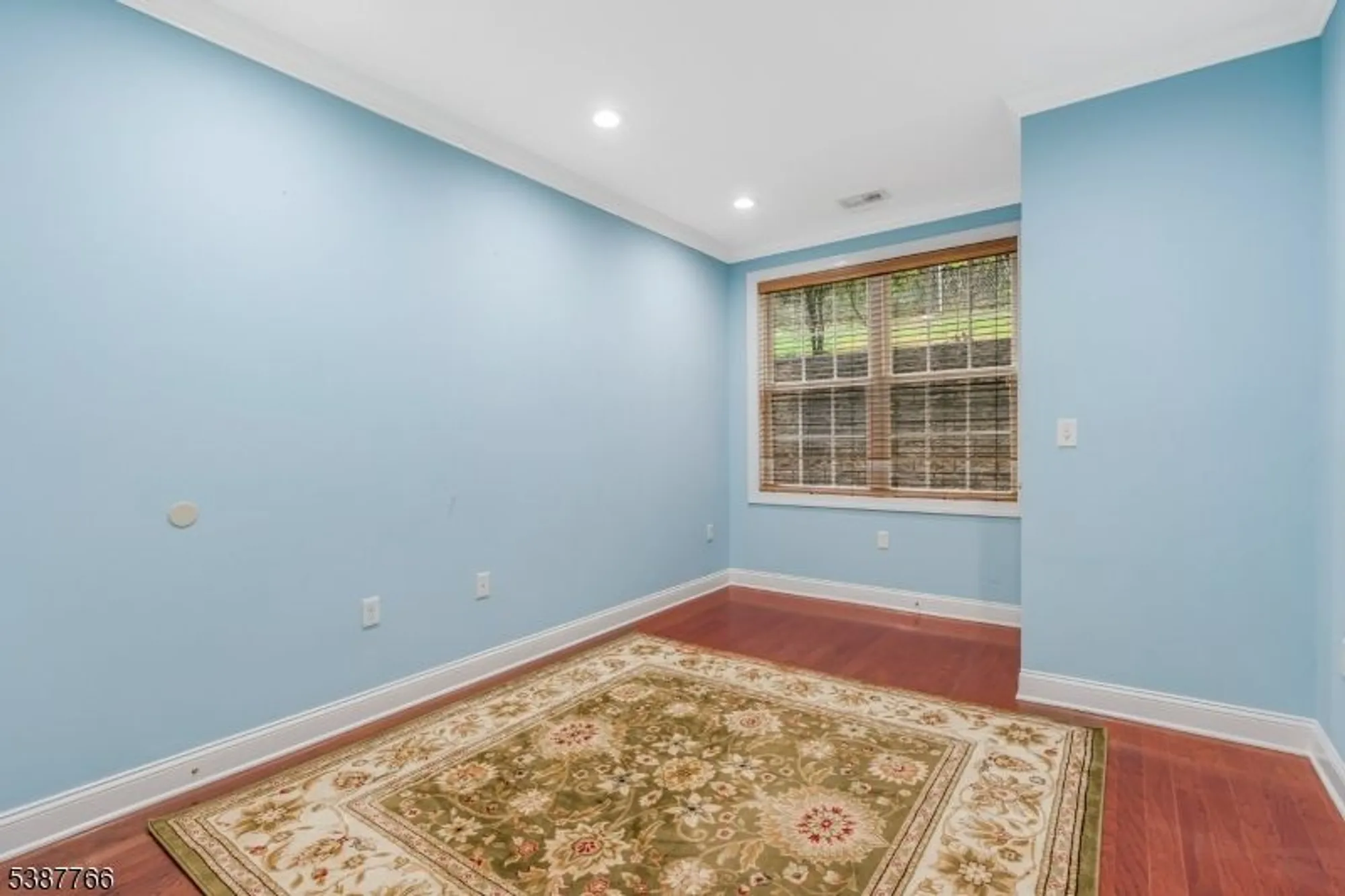 Property Slideshow image 20 of 27 | 259 victoria dr, Bridgewater, NJ, 08807