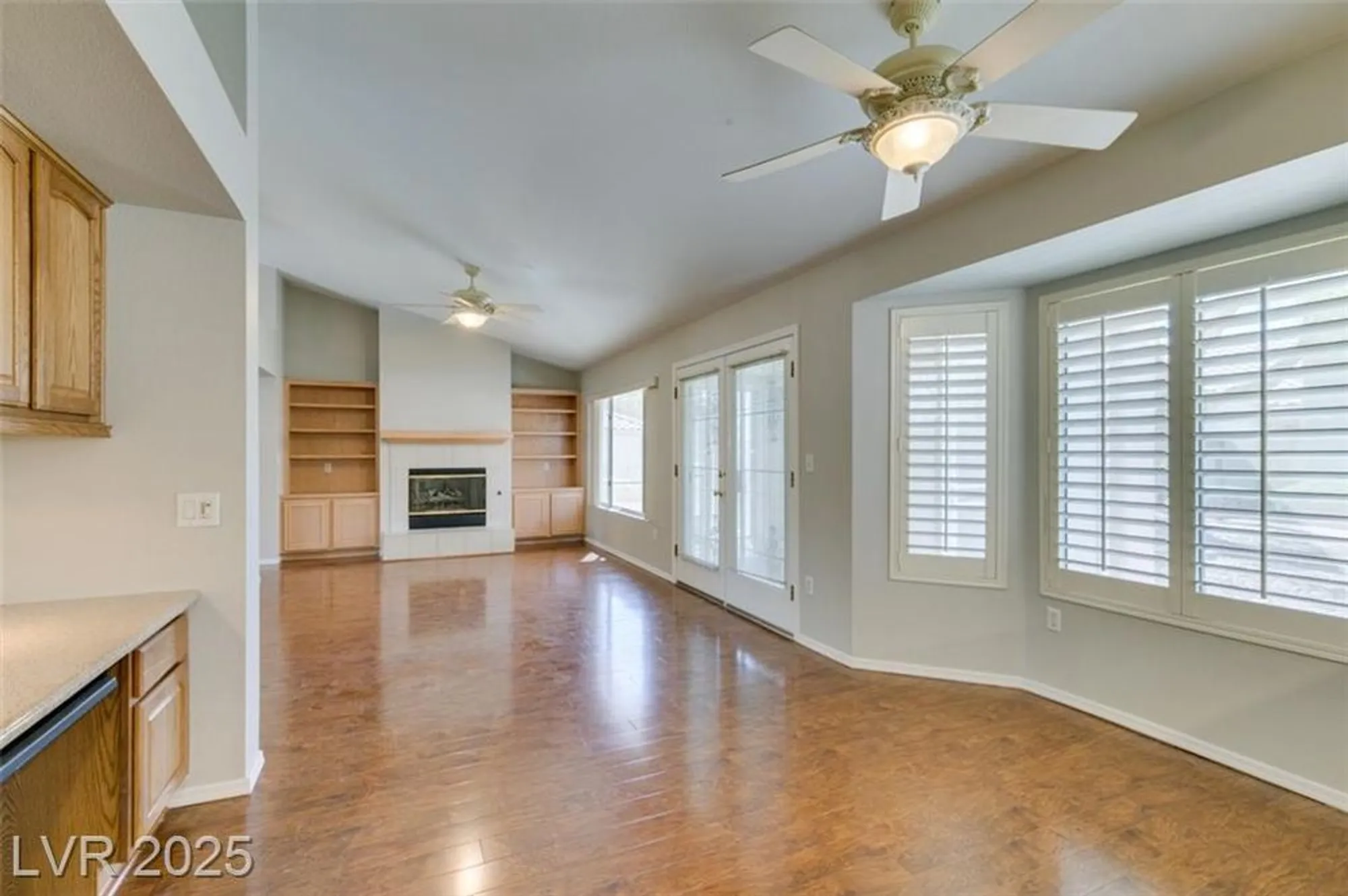 Property Slideshow image 17 of 31 | 10009 netherton dr, Las Vegas, NV, 89134