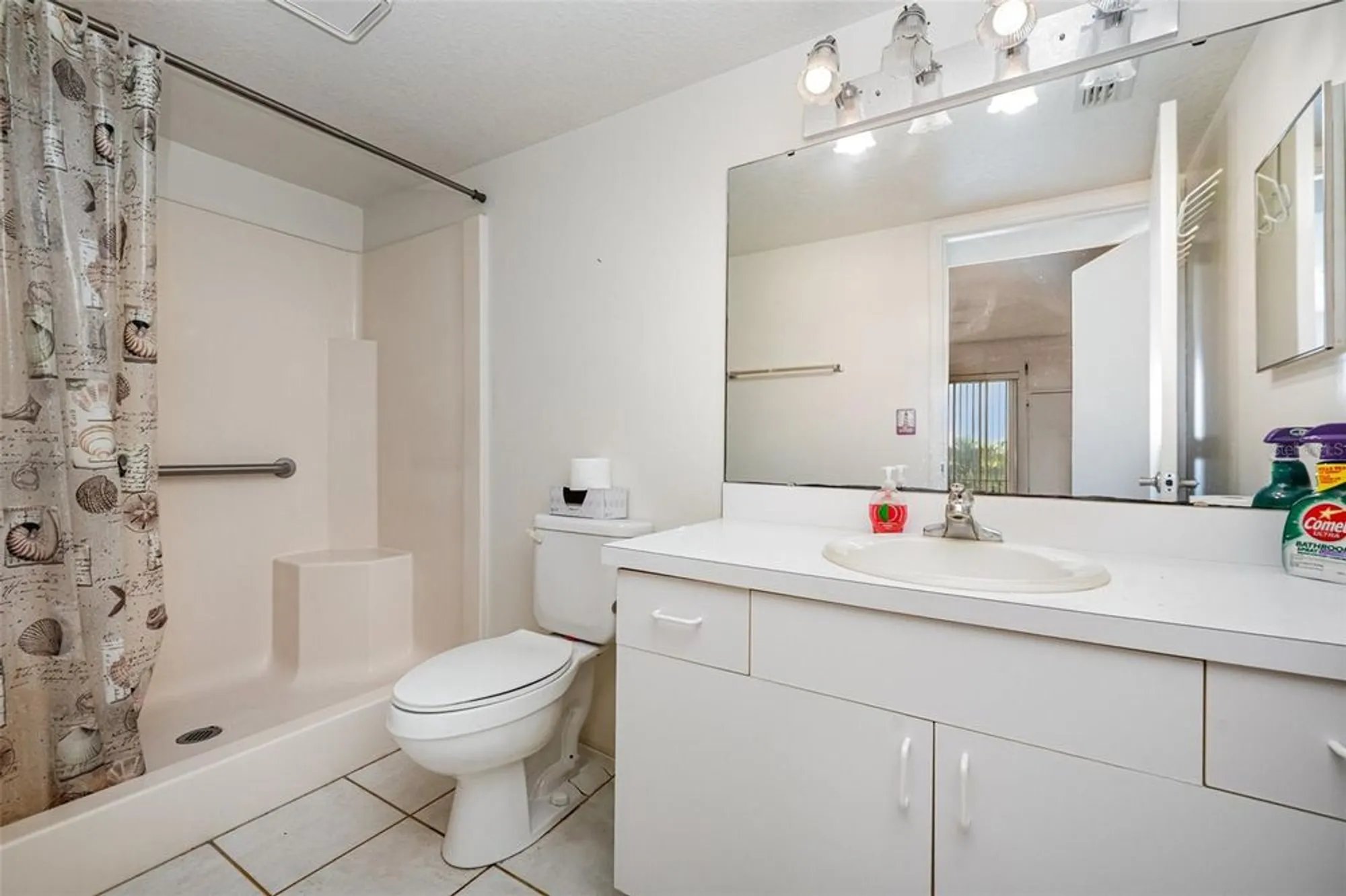 Property Slideshow image 19 of 26 | 1420 huntington ln 2502, Rockledge, FL, 32955