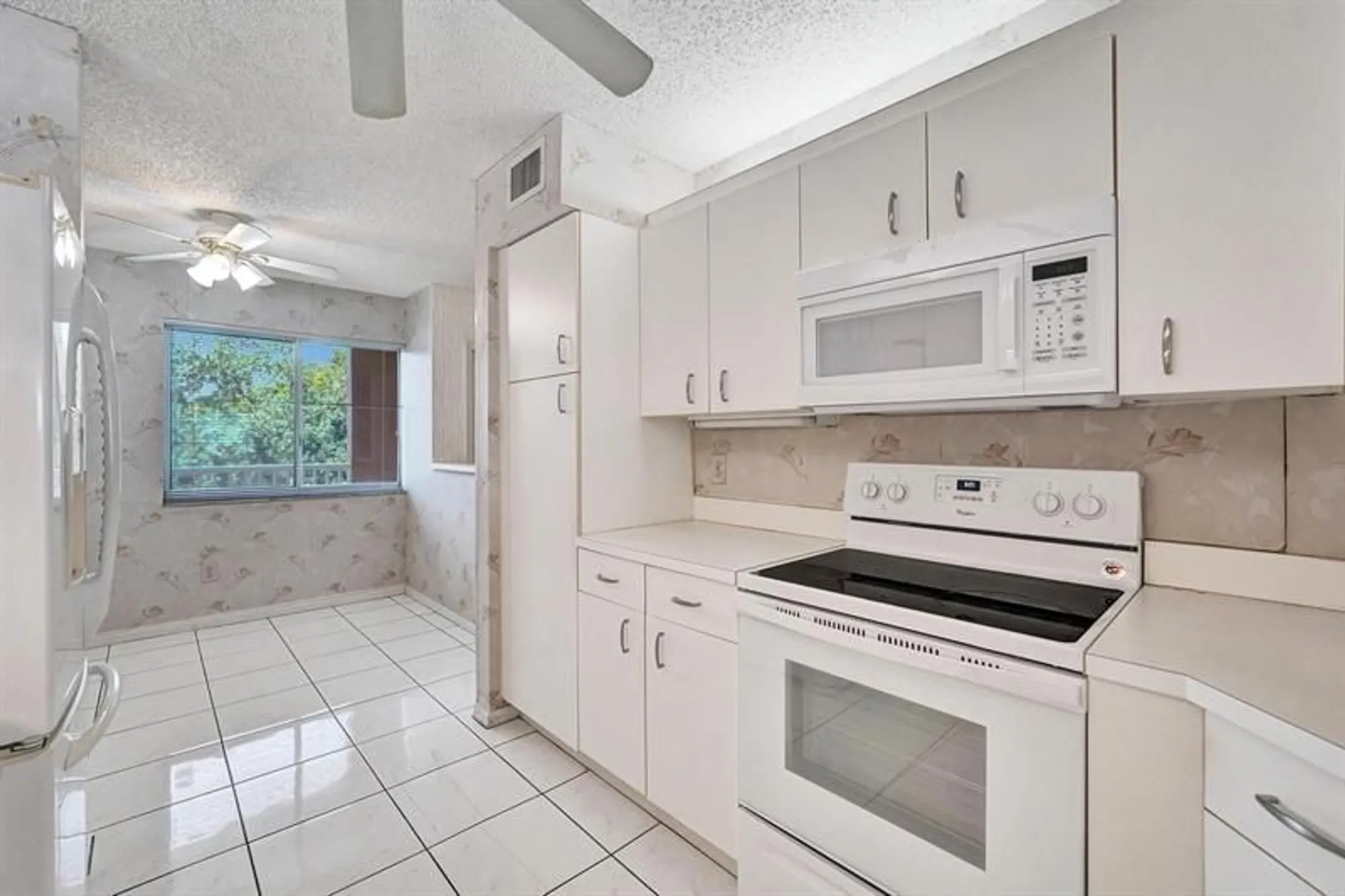 Property Slideshow image 12 of 61 | 9587 weldon cir apt b312, Fort Lauderdale, FL, 33321