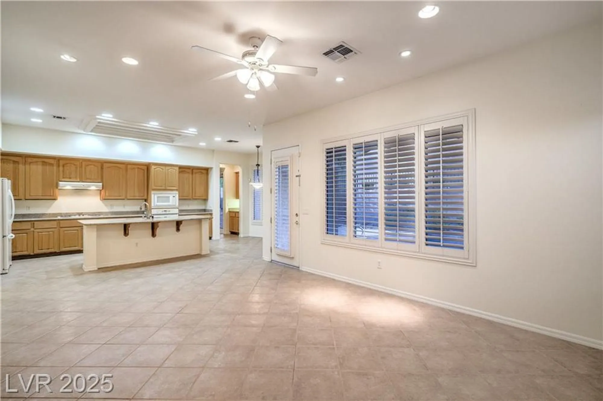 Property Slideshow image 13 of 65 | 2170 peyten park st, Henderson, NV, 89052