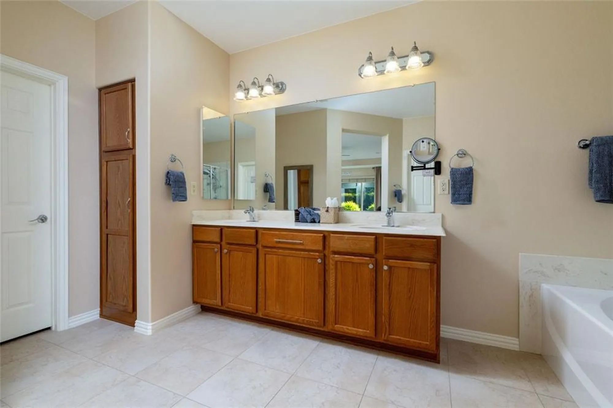 Property Slideshow image 24 of 40 | 9004 freeport dr, Denton, TX, 76207