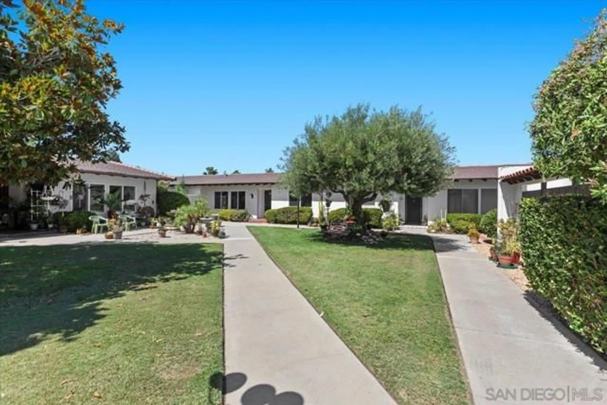 Property Slideshow image 40 of 51 | 16566 caminito vecinos 31, San Diego, CA, 92128