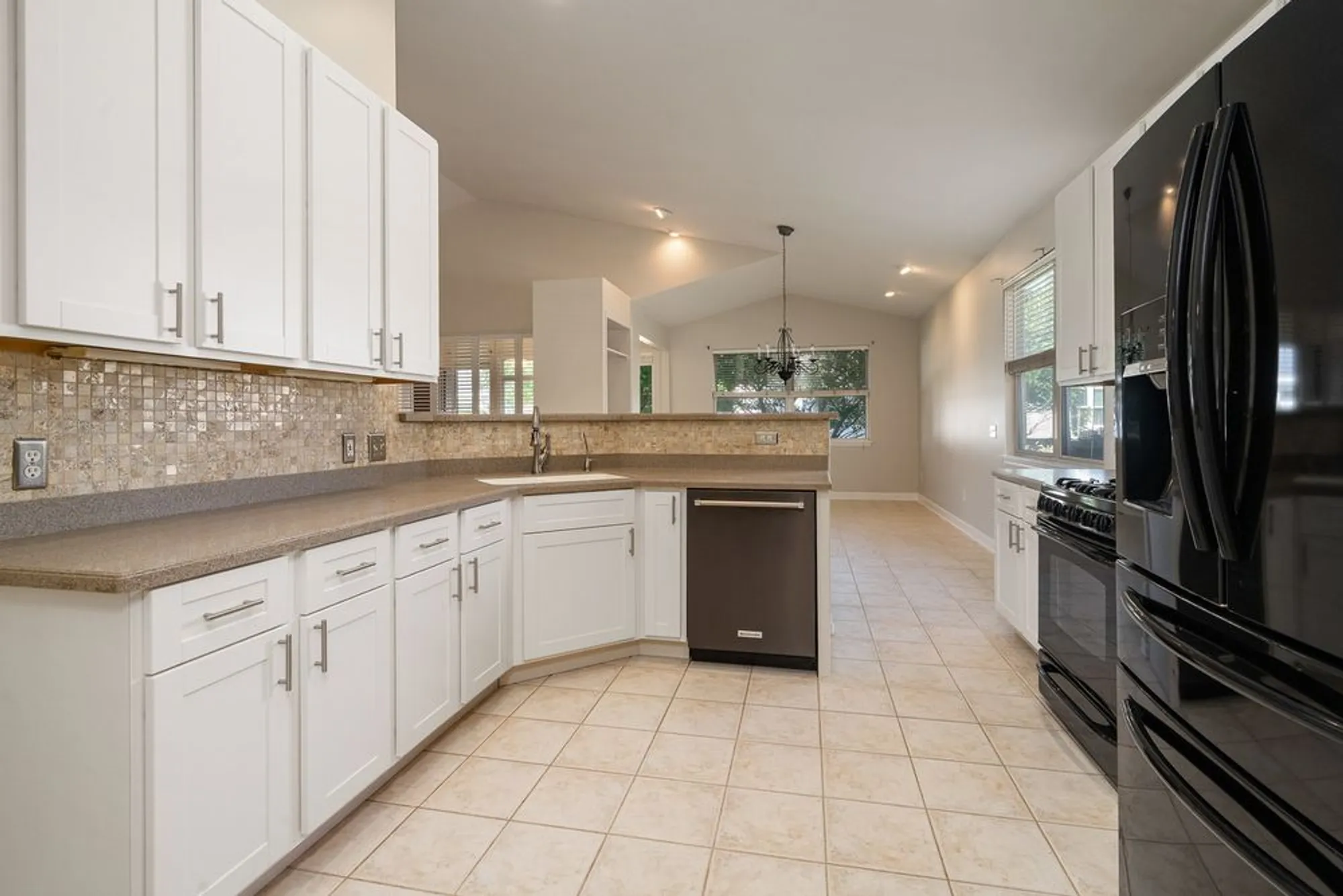 Property Slideshow image 5 of 39 | 1611 benzie cir, Romeoville, IL, 60446