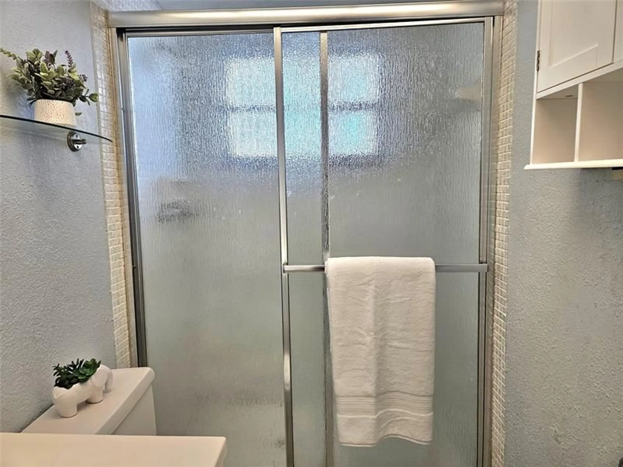 Property Slideshow image 19 of 35 | 6700 royal palm blvd apt 112, Margate, FL, 33063