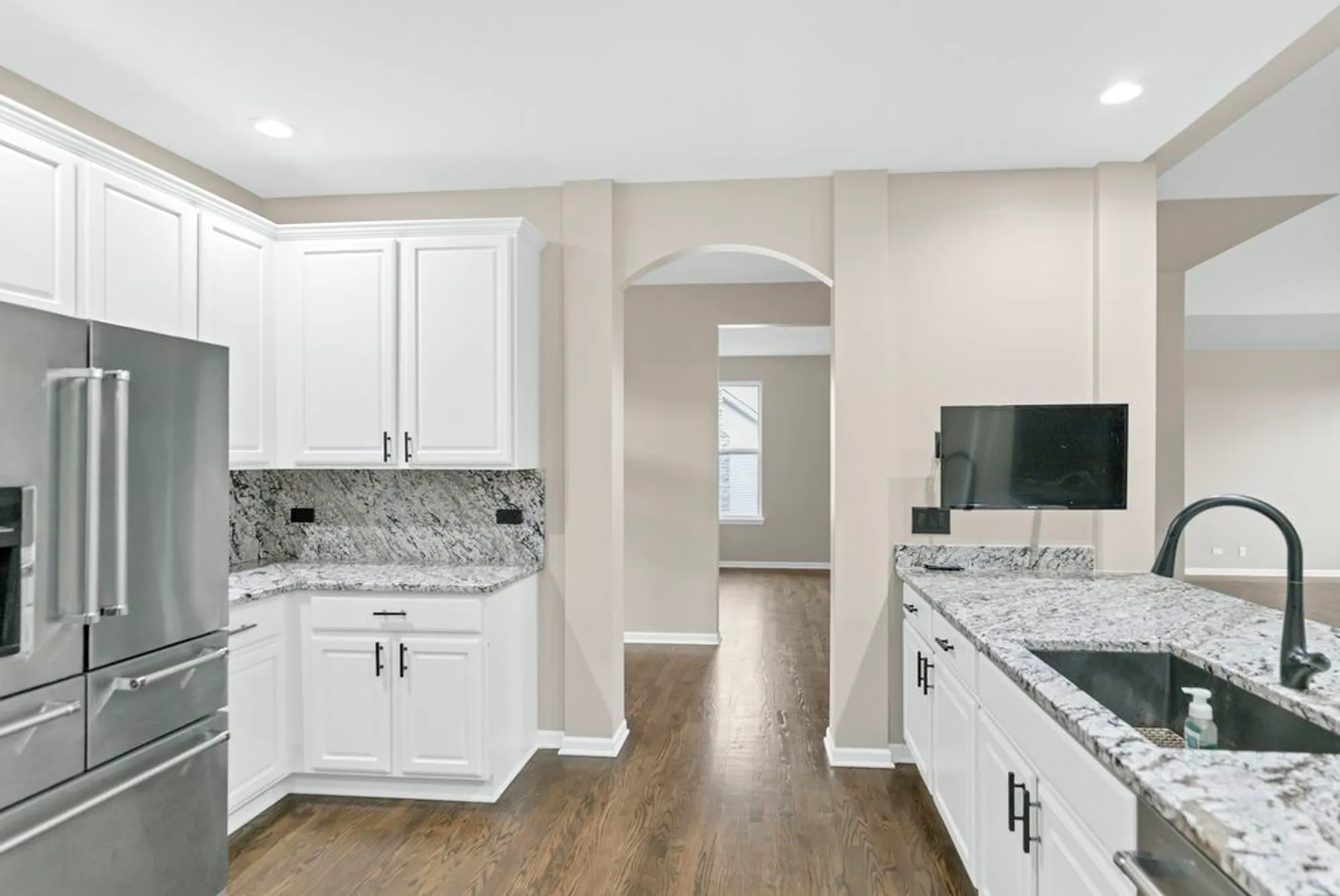 Property Slideshow image 28 of 71 | 2660 harnish dr, Algonquin, IL, 60102