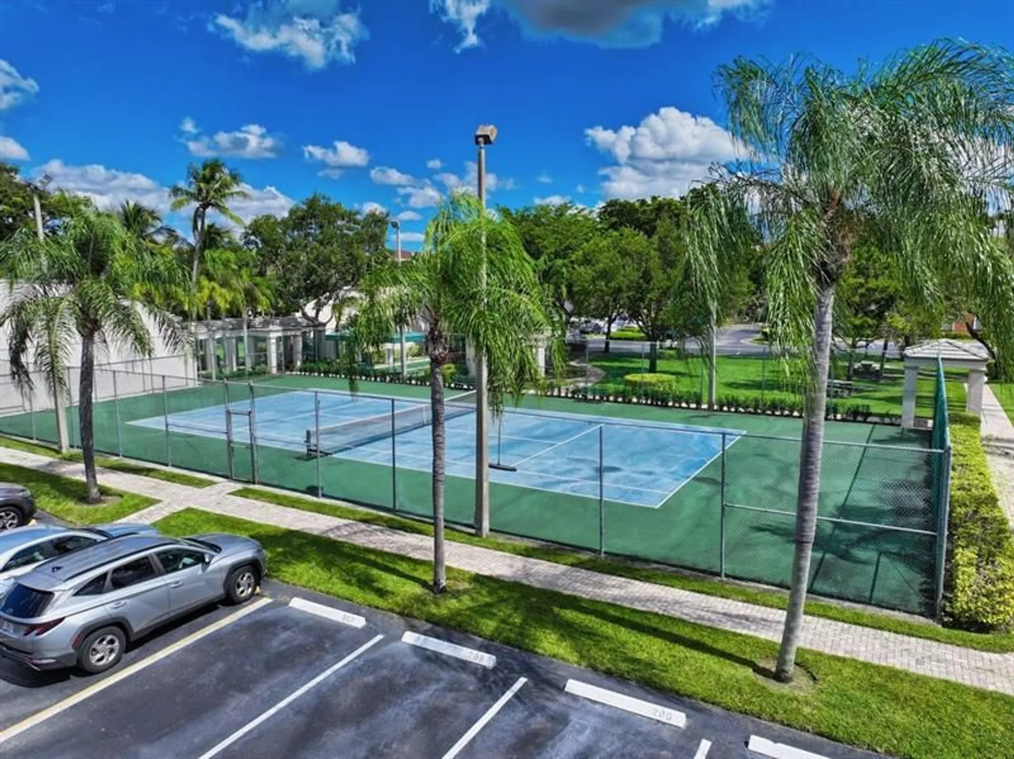 Property Slideshow image 37 of 49 | 7361 granville dr 303, Tamarac, FL, 33321