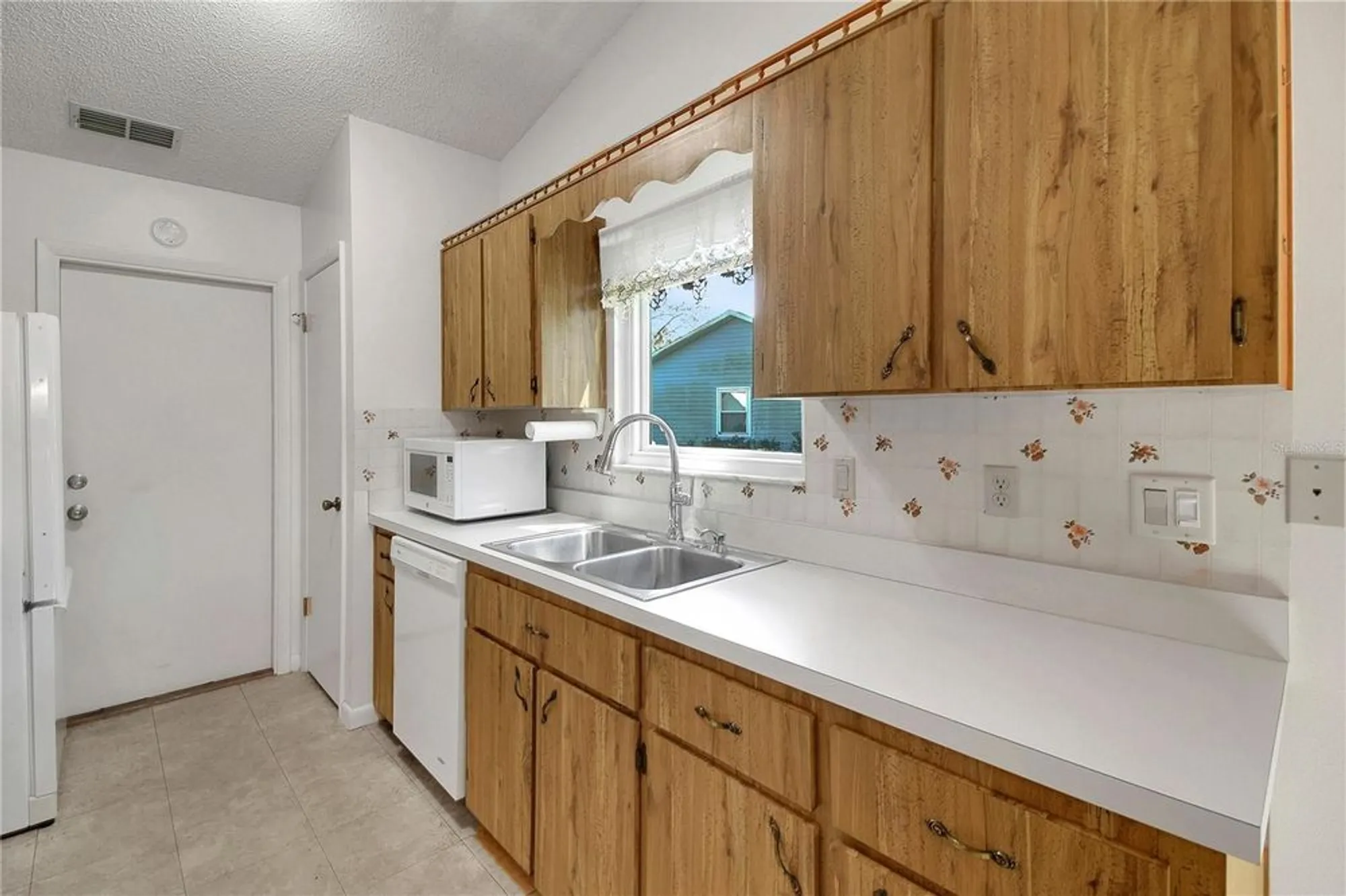 Property Slideshow image 28 of 63 | 610 fannich ct, Leesburg, FL, 34788