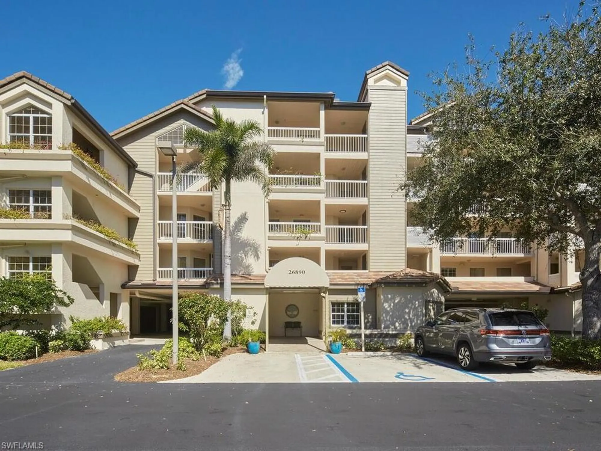 Property Slideshow image 16 of 20 | 26890 wedgewood dr apt 403, Bonita Springs, FL, 34134