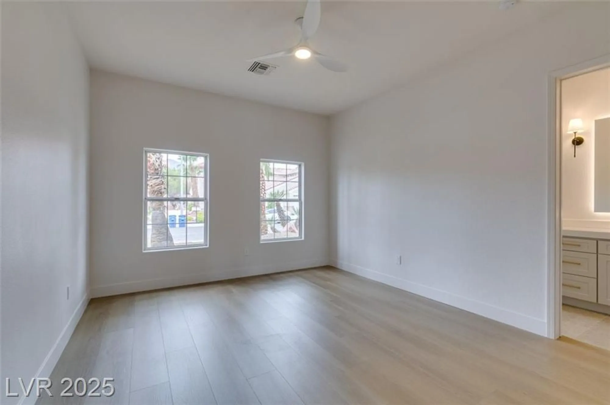 Property Slideshow image 29 of 39 | 2104 hot oak ridge st, Las Vegas, NV, 89134