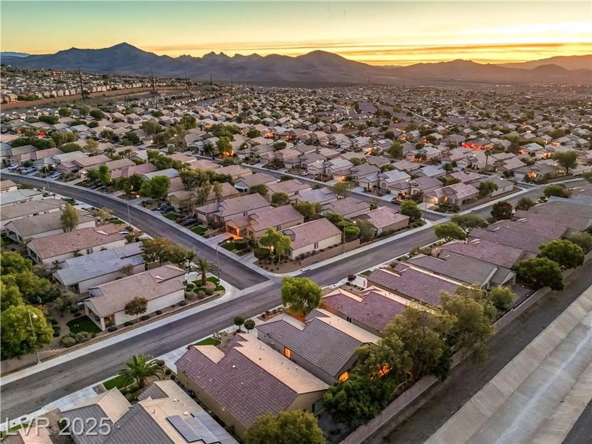 Property Slideshow image 15 of 42 | 2314 jada dr, Henderson, NV, 89044