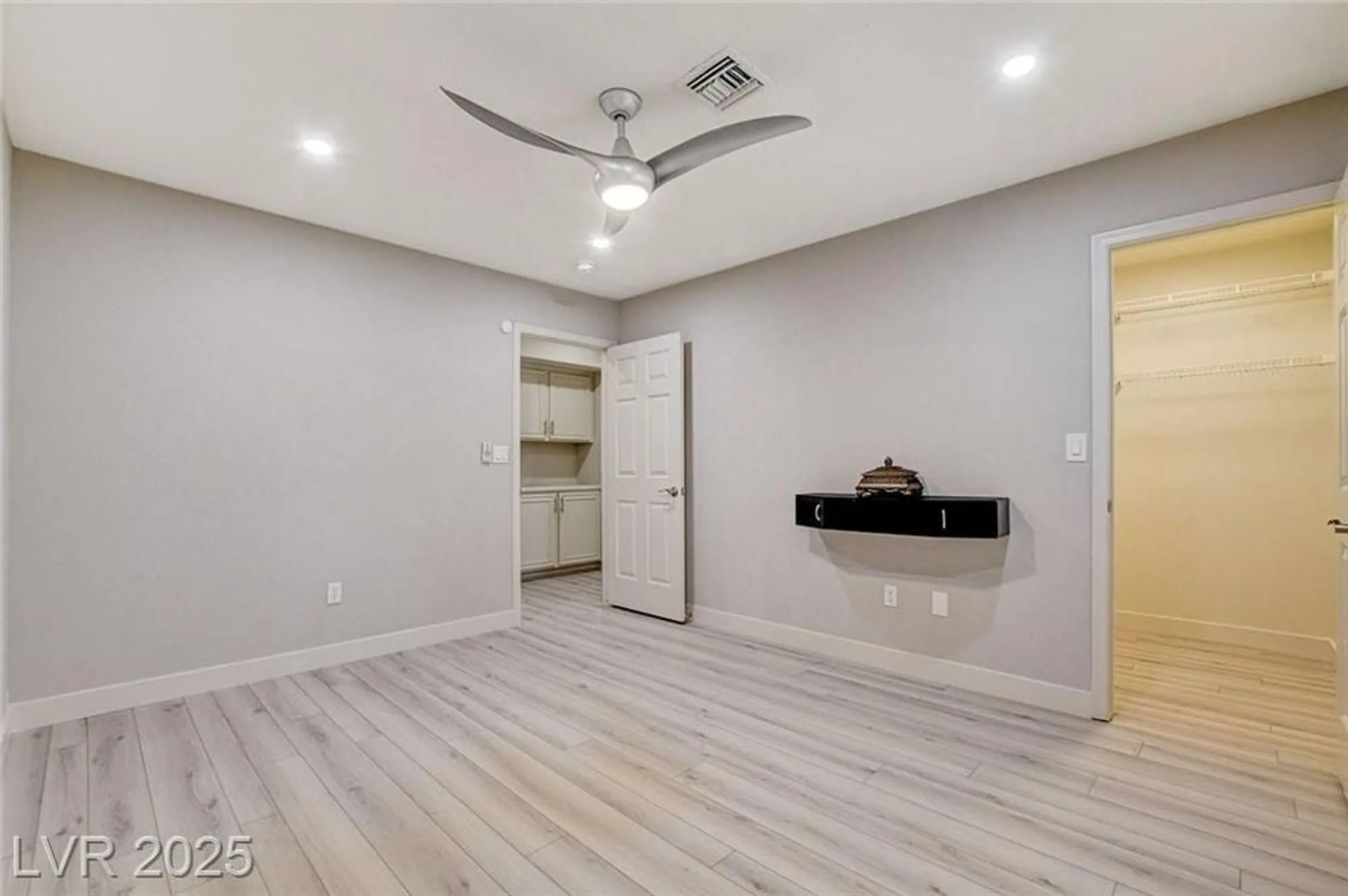 Property Slideshow image 31 of 42 | 10044 woodhouse dr, Las Vegas, NV, 89134