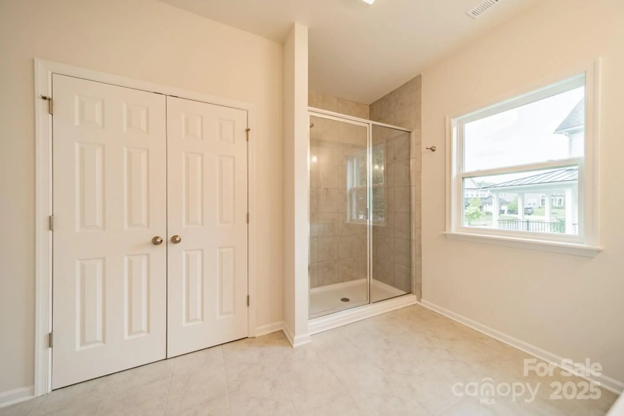Property Slideshow image 31 of 48 | 6034 jepson ct, Charlotte, NC, 28214