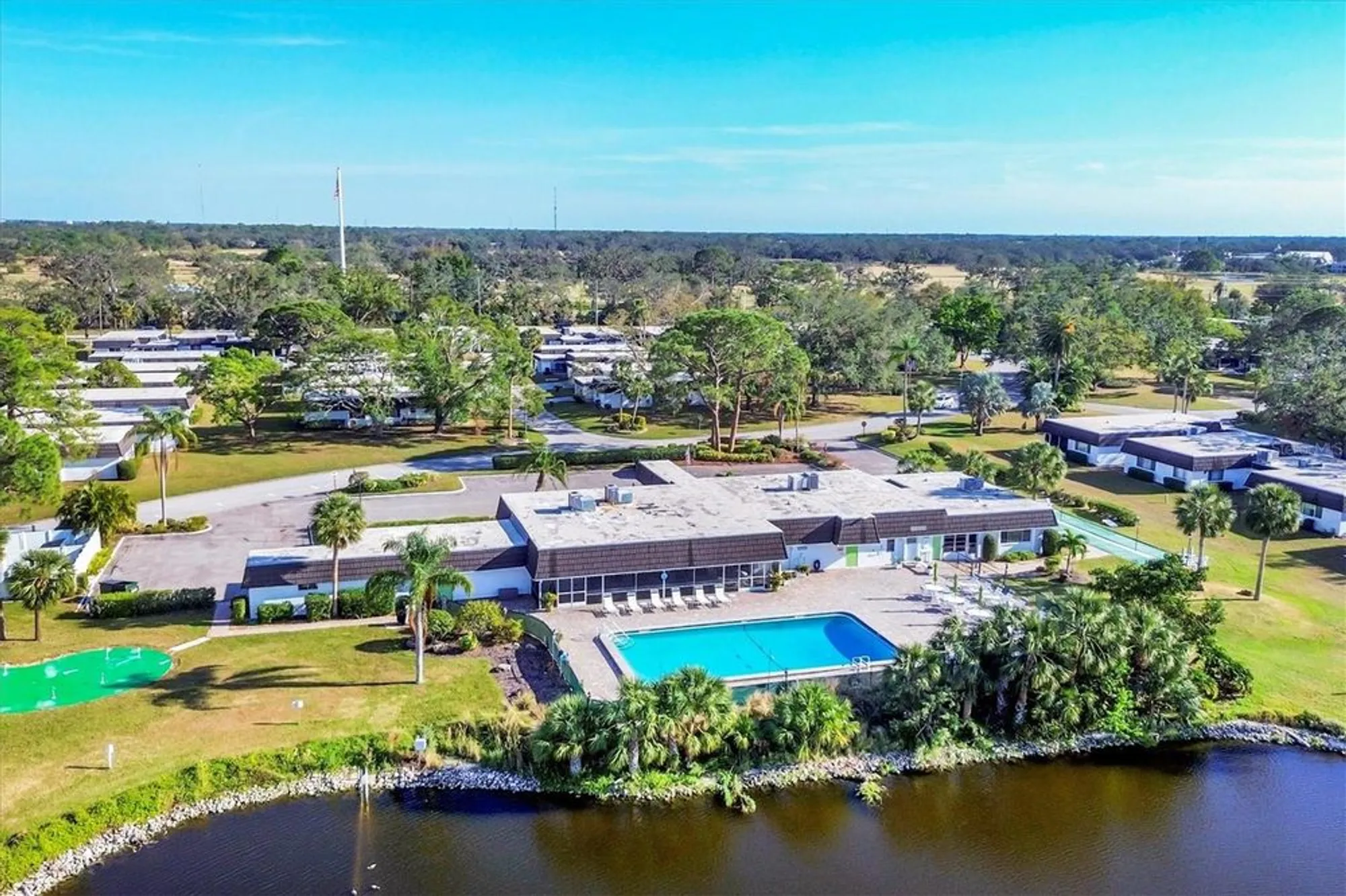 Property Slideshow image 26 of 31 | 3990 overlook bnd 19, Sarasota, FL, 34232