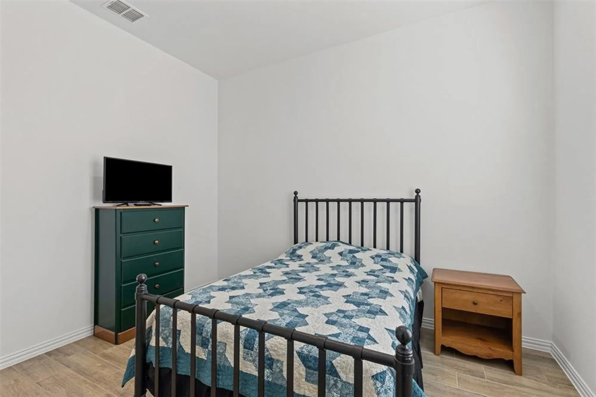 Property Slideshow image 21 of 30 | 4747 kings garden pkwy, Arlington, TX, 76005