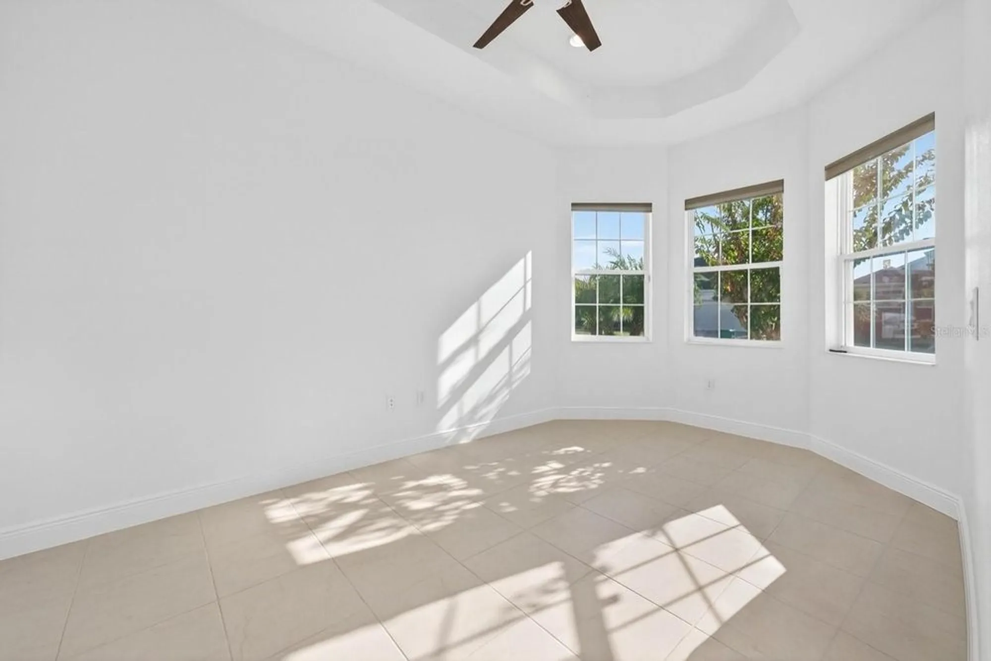 Property Slideshow image 11 of 95 | 8677 bridgeport bay cir, Mount Dora, FL, 32757