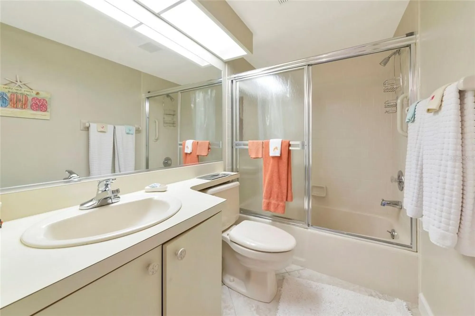 Property Slideshow image 18 of 52 | 1145 edgewater cir # 1145, Bradenton, FL, 34209