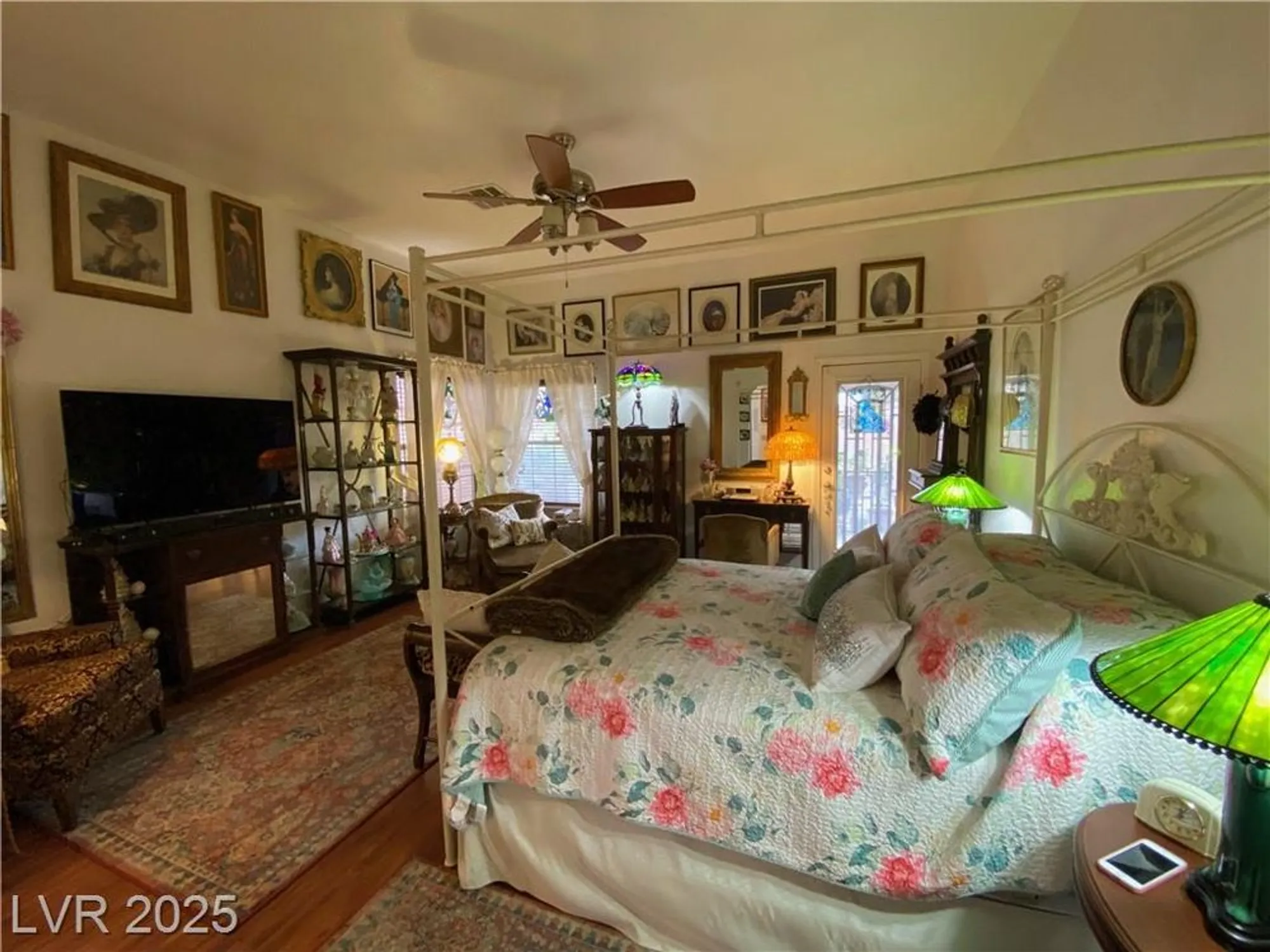 Property Slideshow image 16 of 27 | 4809 braeburn dr, Las Vegas, NV, 89130