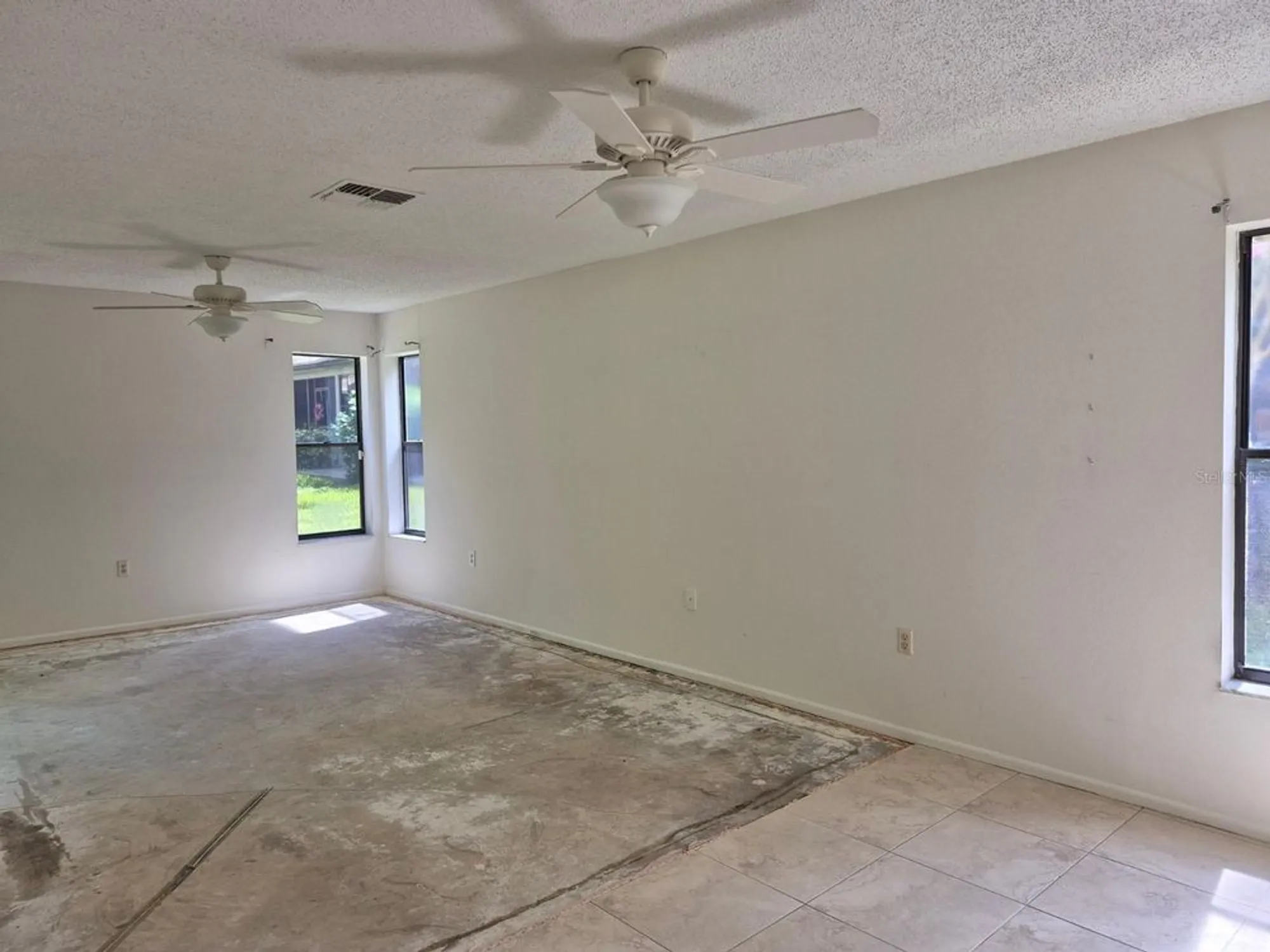 Property Slideshow image 9 of 31 | 1306 golfview dr # 1306, Tarpon Springs, FL, 34689