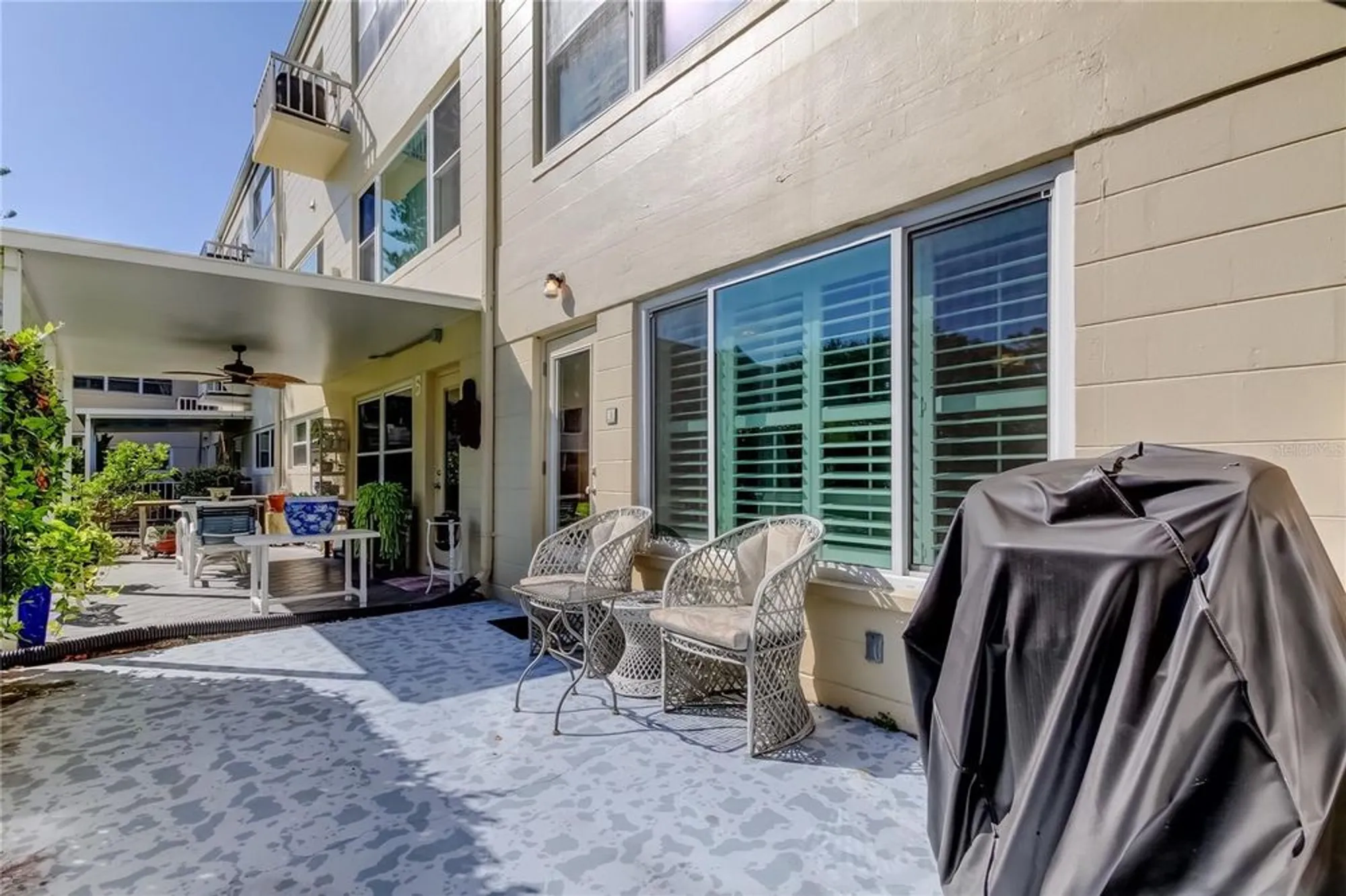 Property Slideshow image 26 of 61 | 2221 swedish dr apt 3, Clearwater, FL, 33763