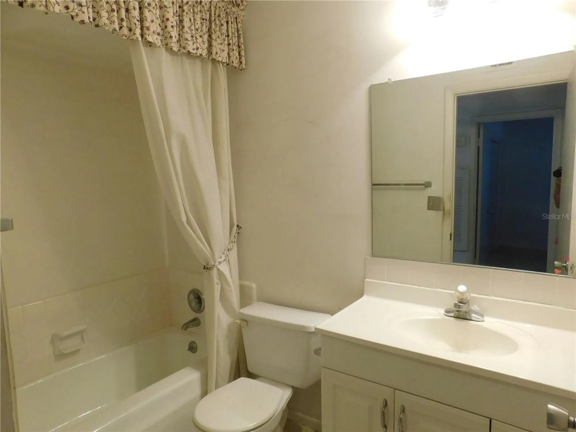 Property Slideshow image 10 of 21 | 1224 valley forge blvd, Sun City Center, FL, 33573