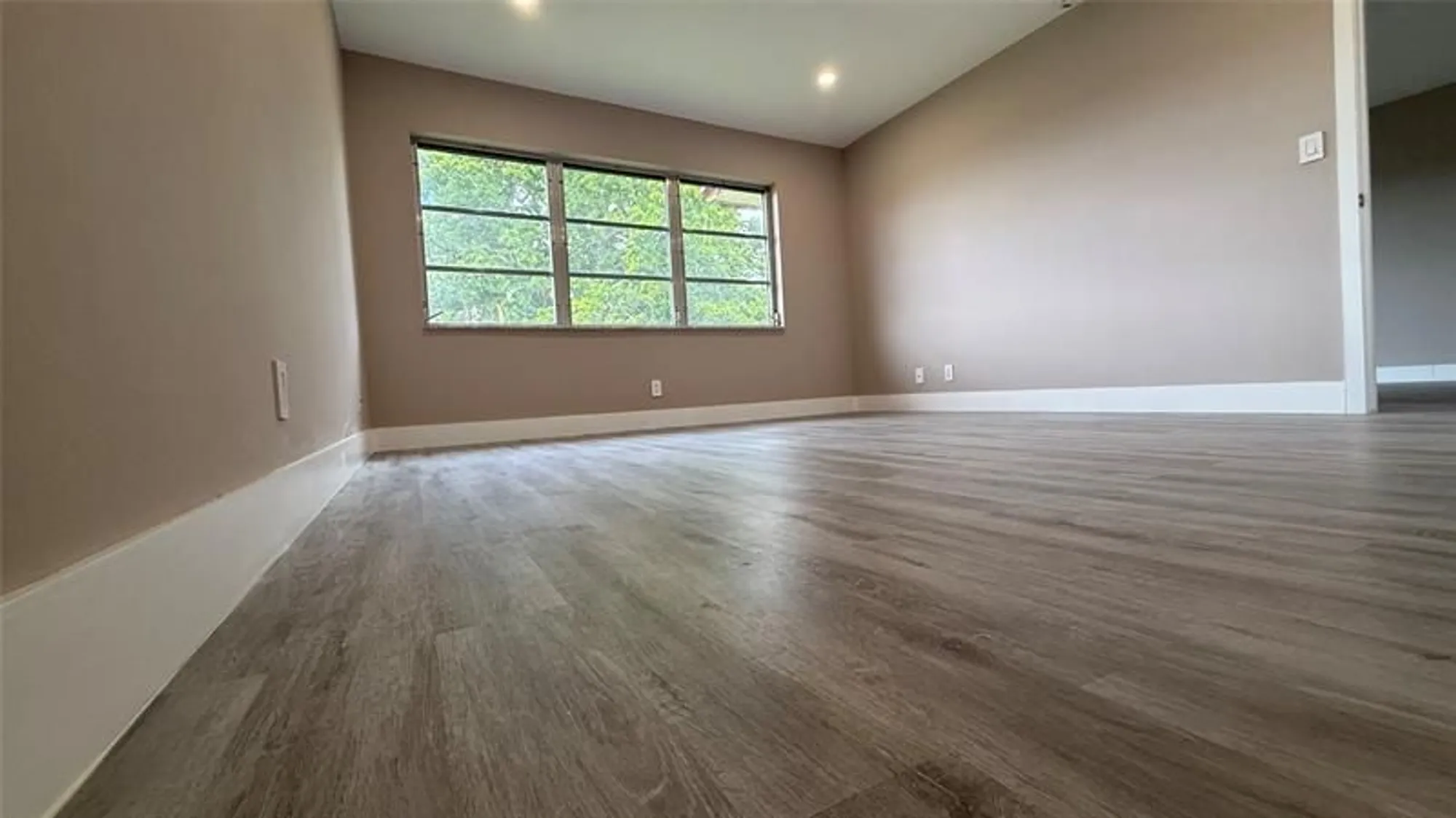 Property Slideshow image 45 of 53 | 8962 s hollybrook blvd 308, Pembroke Pines, FL, 33025