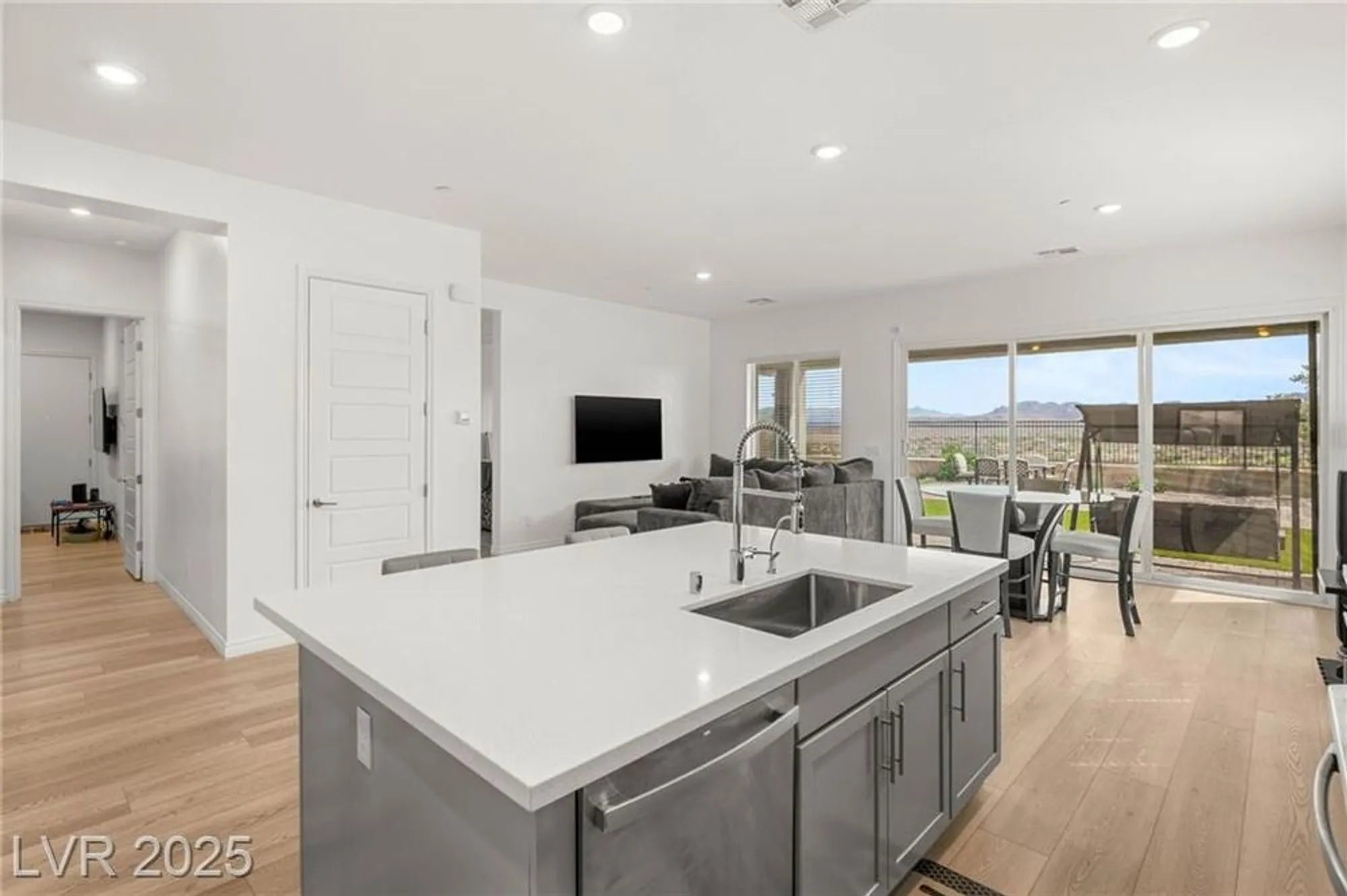 Property Slideshow image 10 of 42 | 116 juliette pointe ln, Henderson, NV, 89011