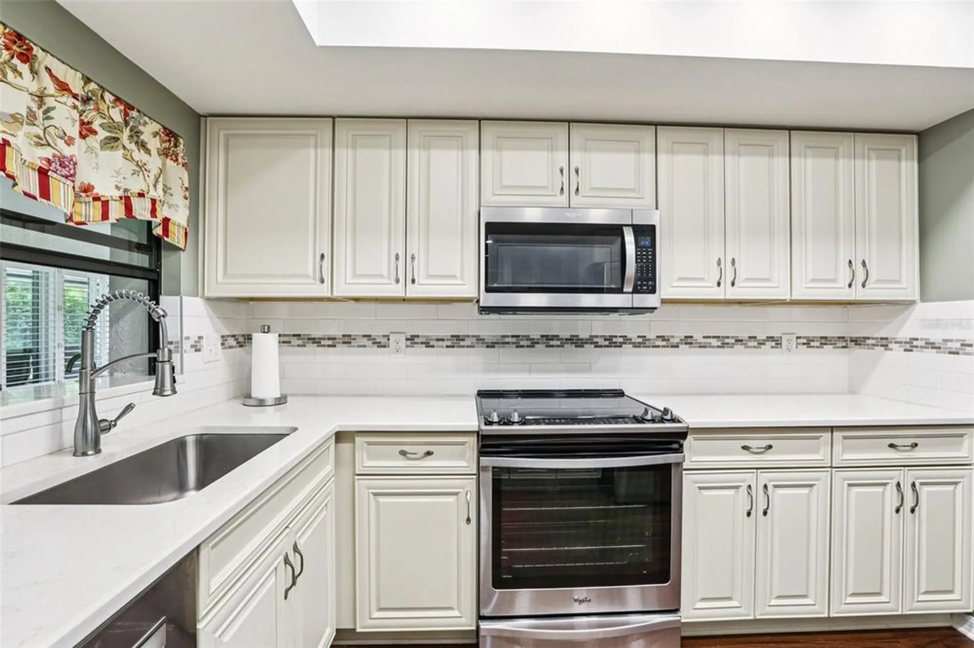 Property Slideshow image 24 of 72 | 1812 new bedford dr, Sun City Center, FL, 33573